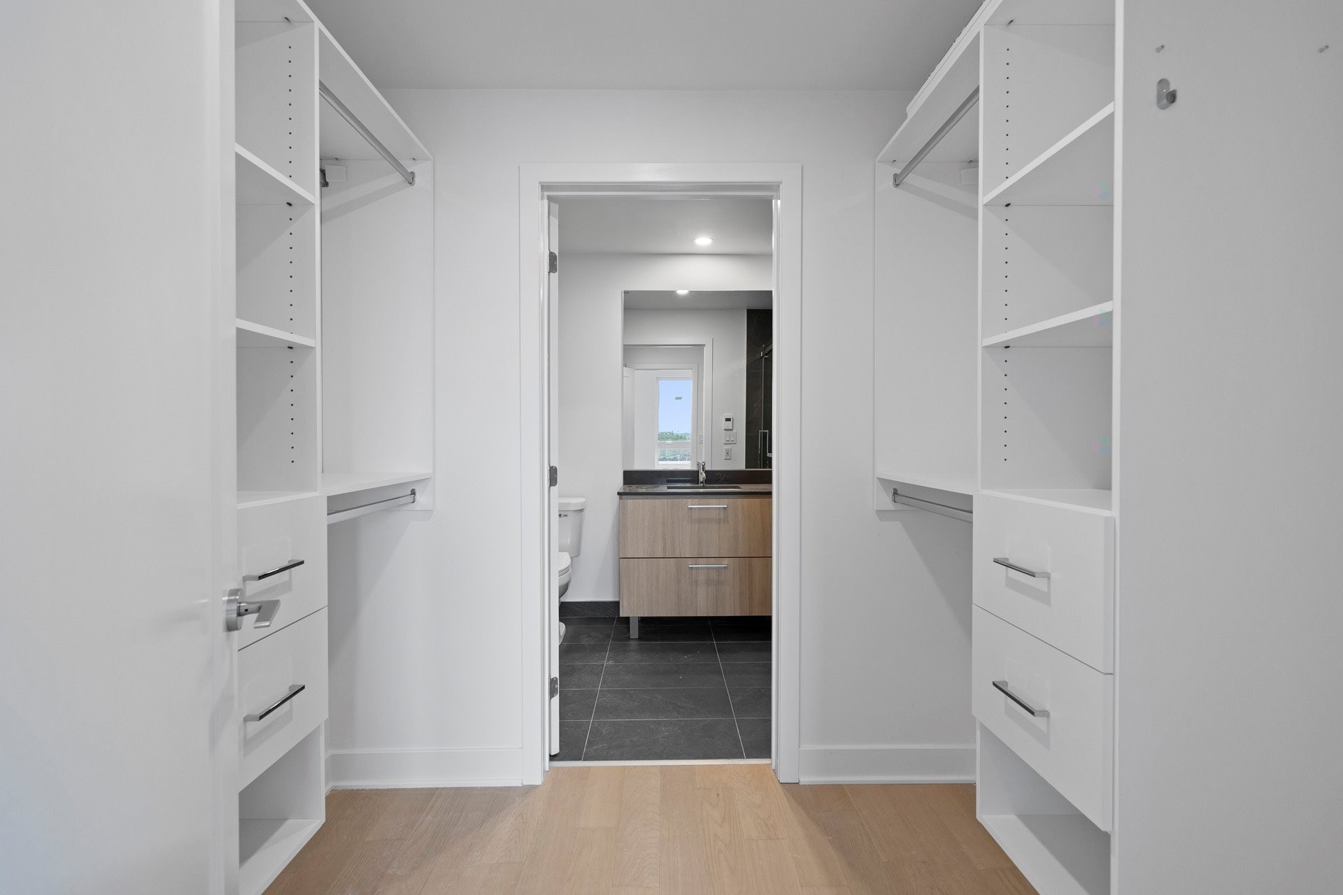 









138


Rue Léo-Major

, 705,
Sainte-Anne-de-Bellevue,




QC
H9X0C2

