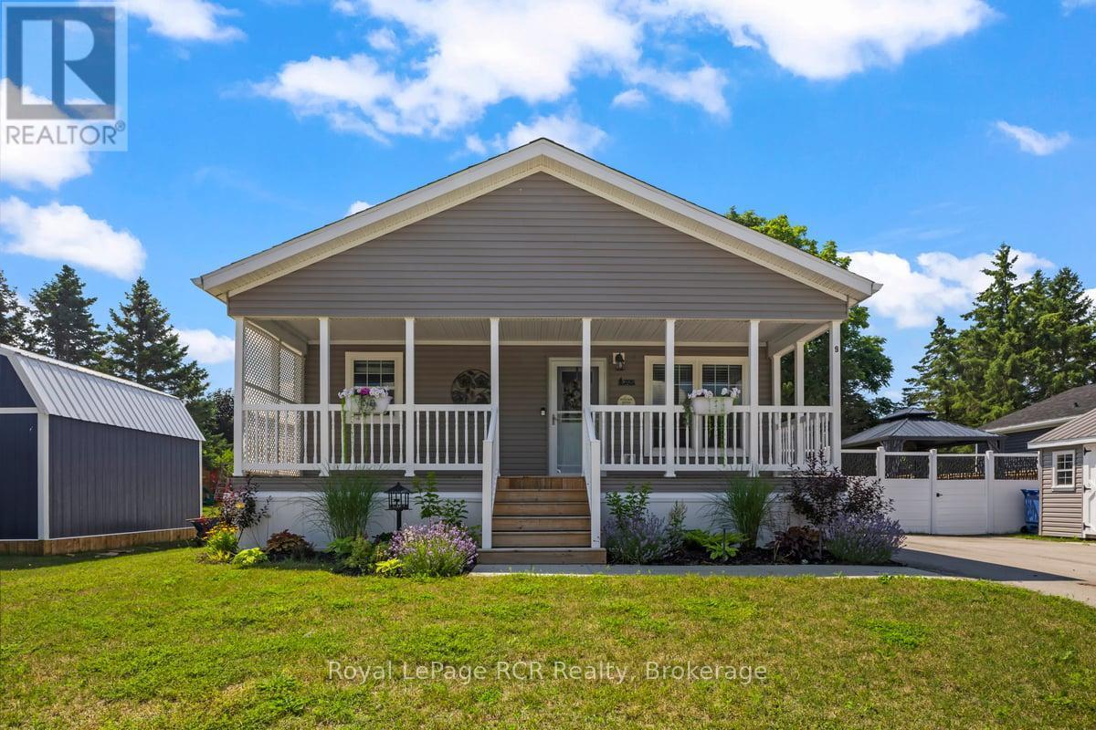 












206 SPRUCE DRIVE

,
West Grey,




Ontario
N4N3B8

