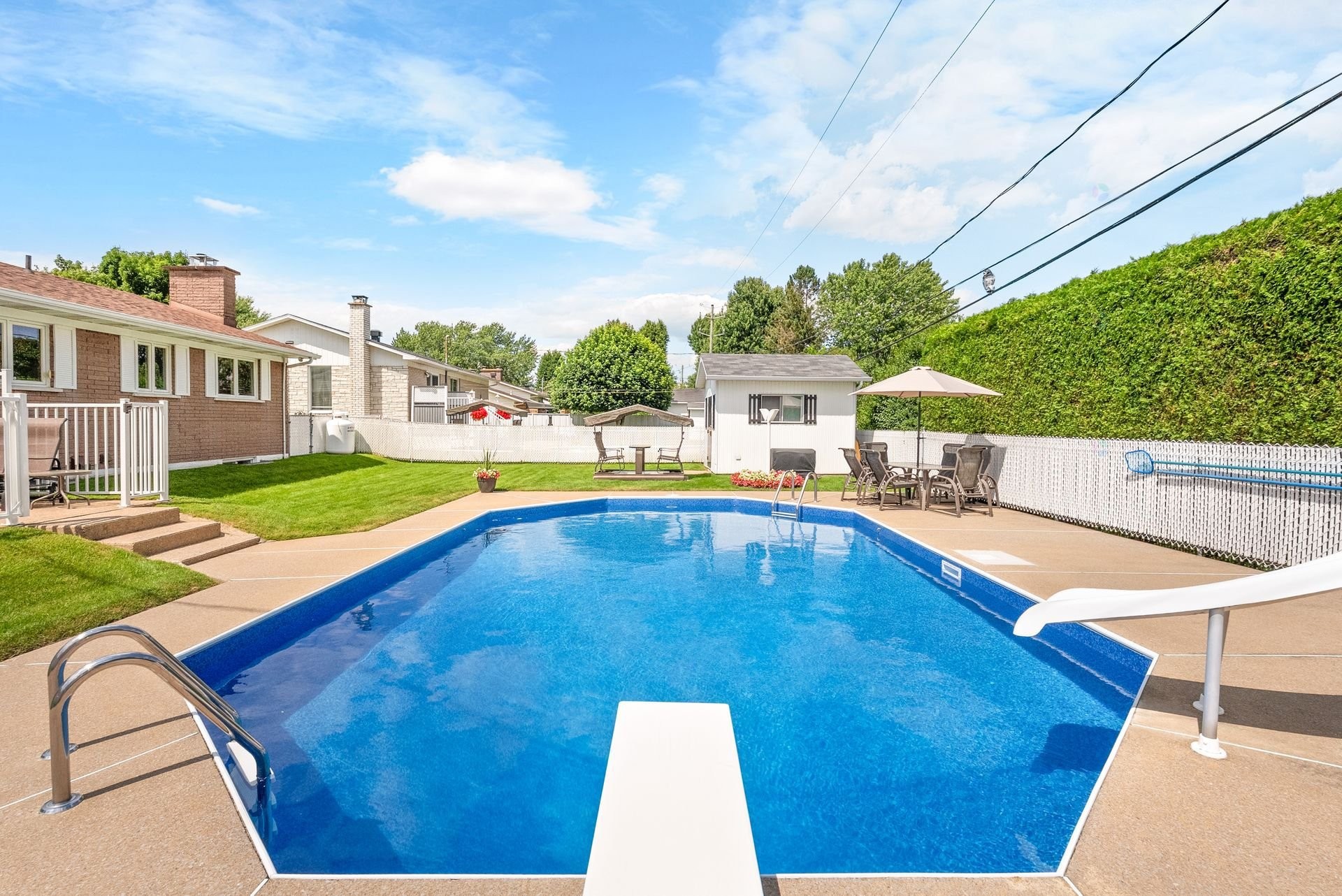 









4095


Rue Savard

,
Trois-Rivières,




QC
G8Y4B9

