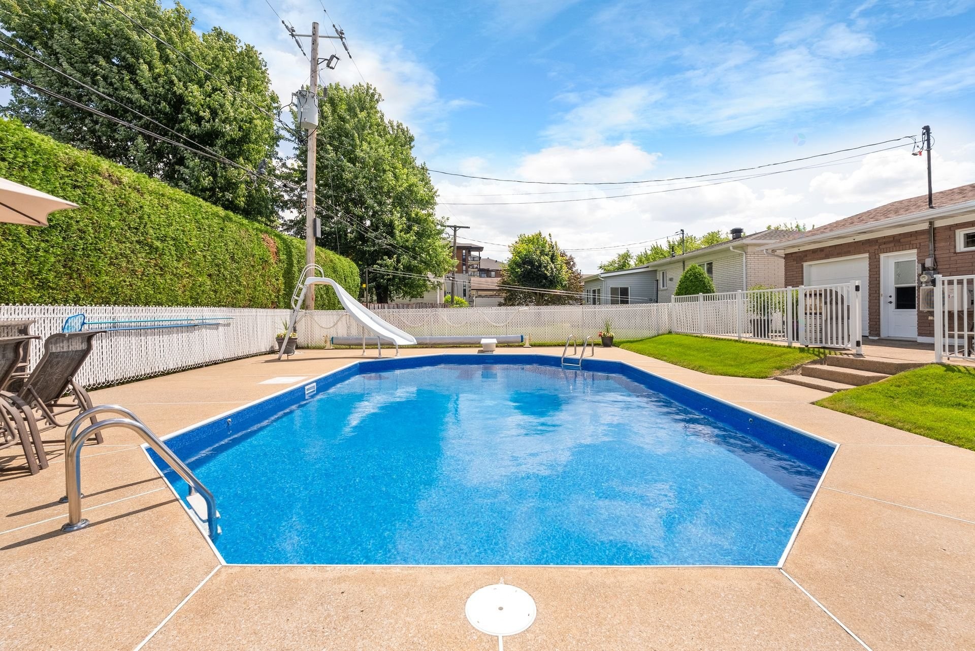 









4095


Rue Savard

,
Trois-Rivières,




QC
G8Y4B9

