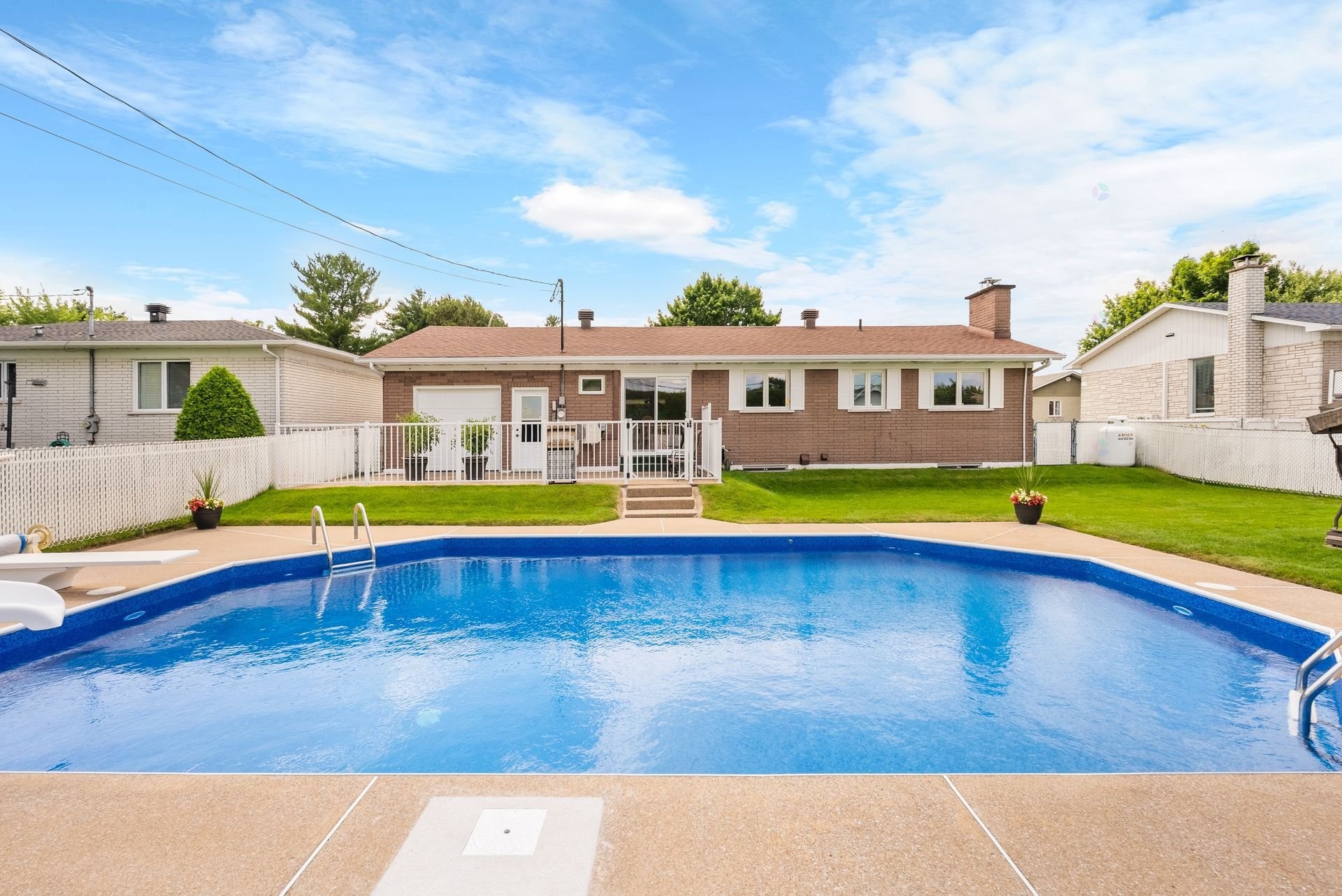 









4095


Rue Savard

,
Trois-Rivières,




QC
G8Y4B9

