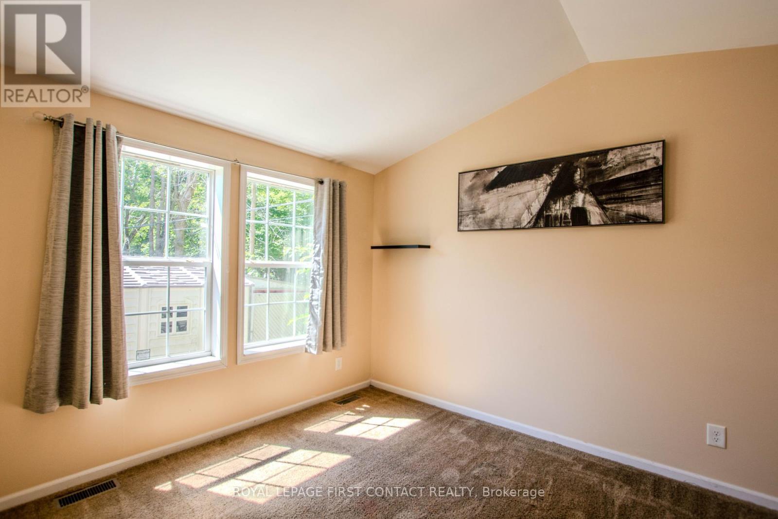 












23 GEORGIAN GLEN DRIVE

,
Wasaga Beach,




Ontario
L9Z1K8

