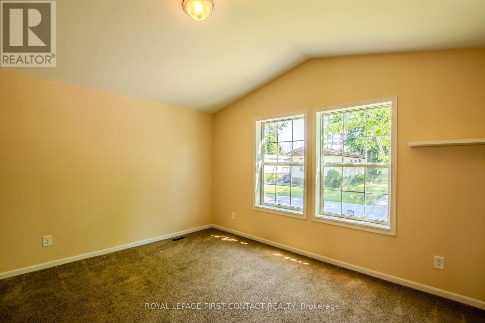 












23 GEORGIAN GLEN DRIVE

,
Wasaga Beach,




Ontario
L9Z1K8


