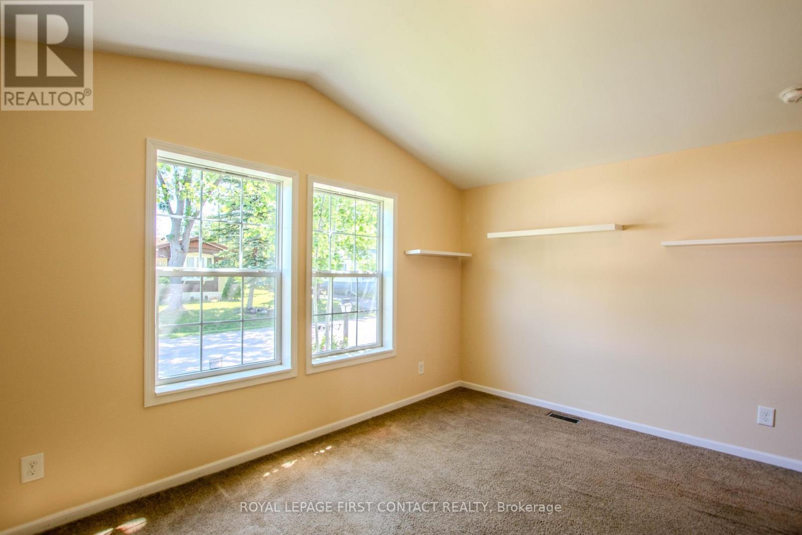












23 GEORGIAN GLEN DRIVE

,
Wasaga Beach,




Ontario
L9Z1K8

