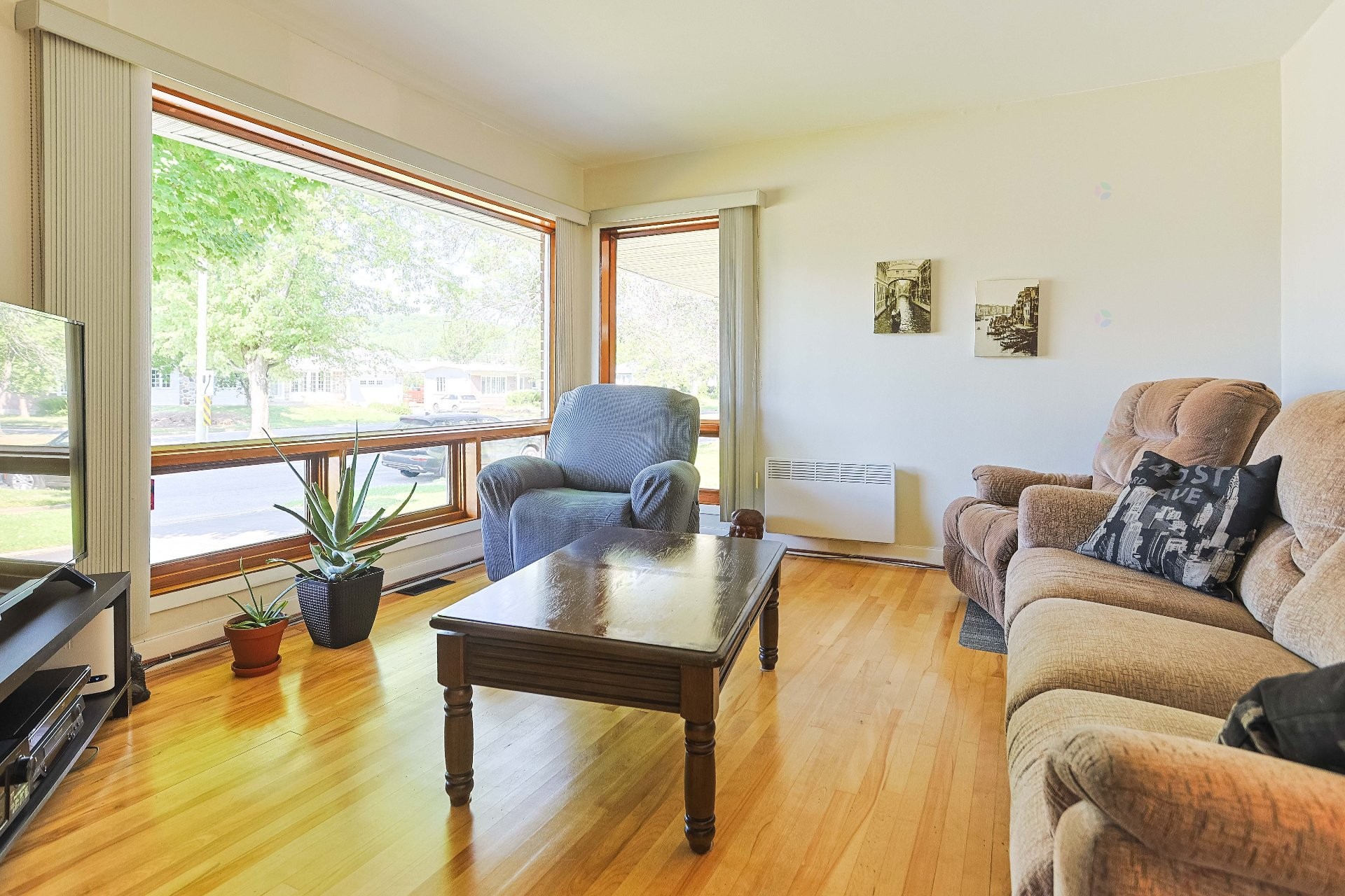 









2002


79e Rue

,
Shawinigan,




QC
G9N5V7

