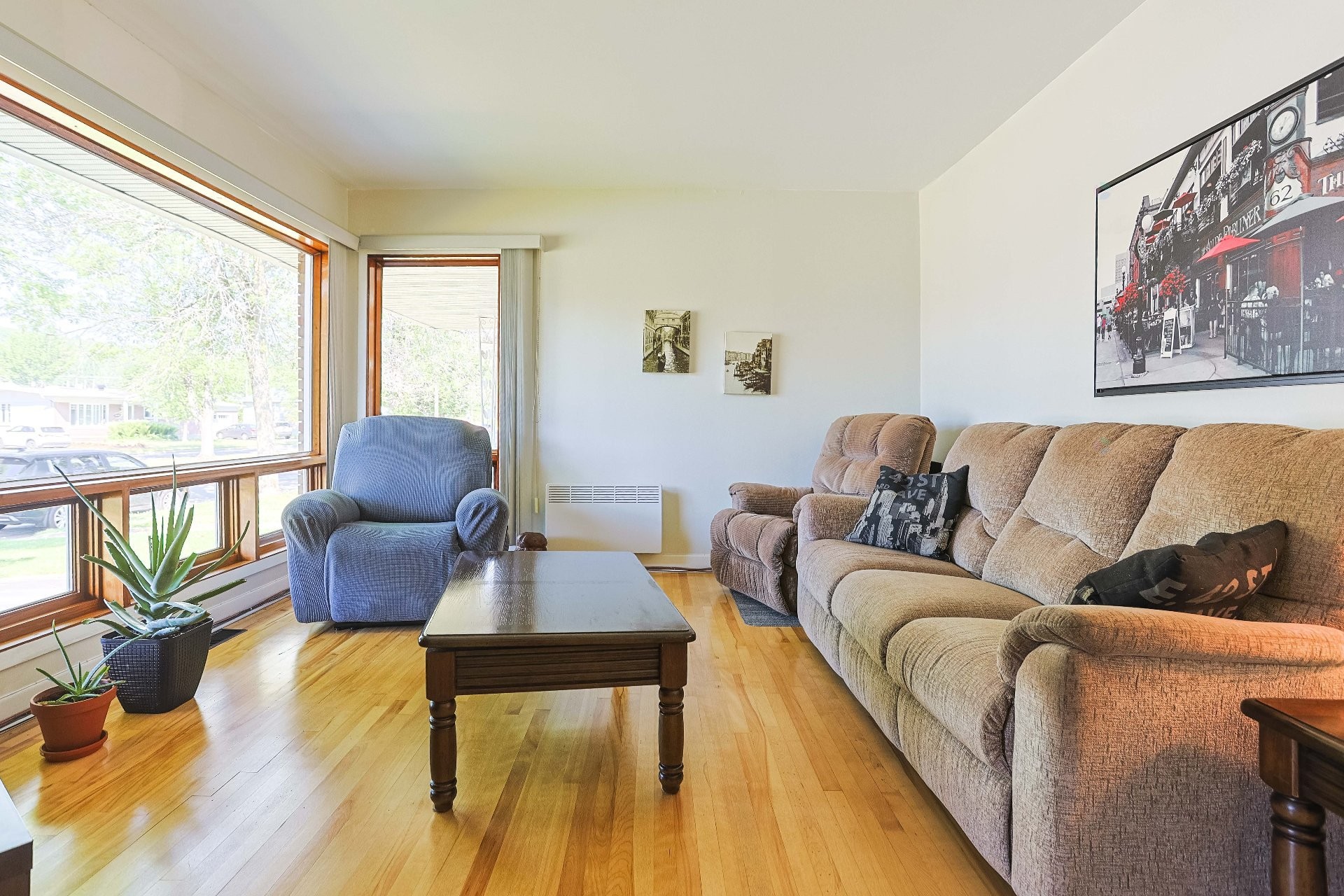 









2002


79e Rue

,
Shawinigan,




QC
G9N5V7

