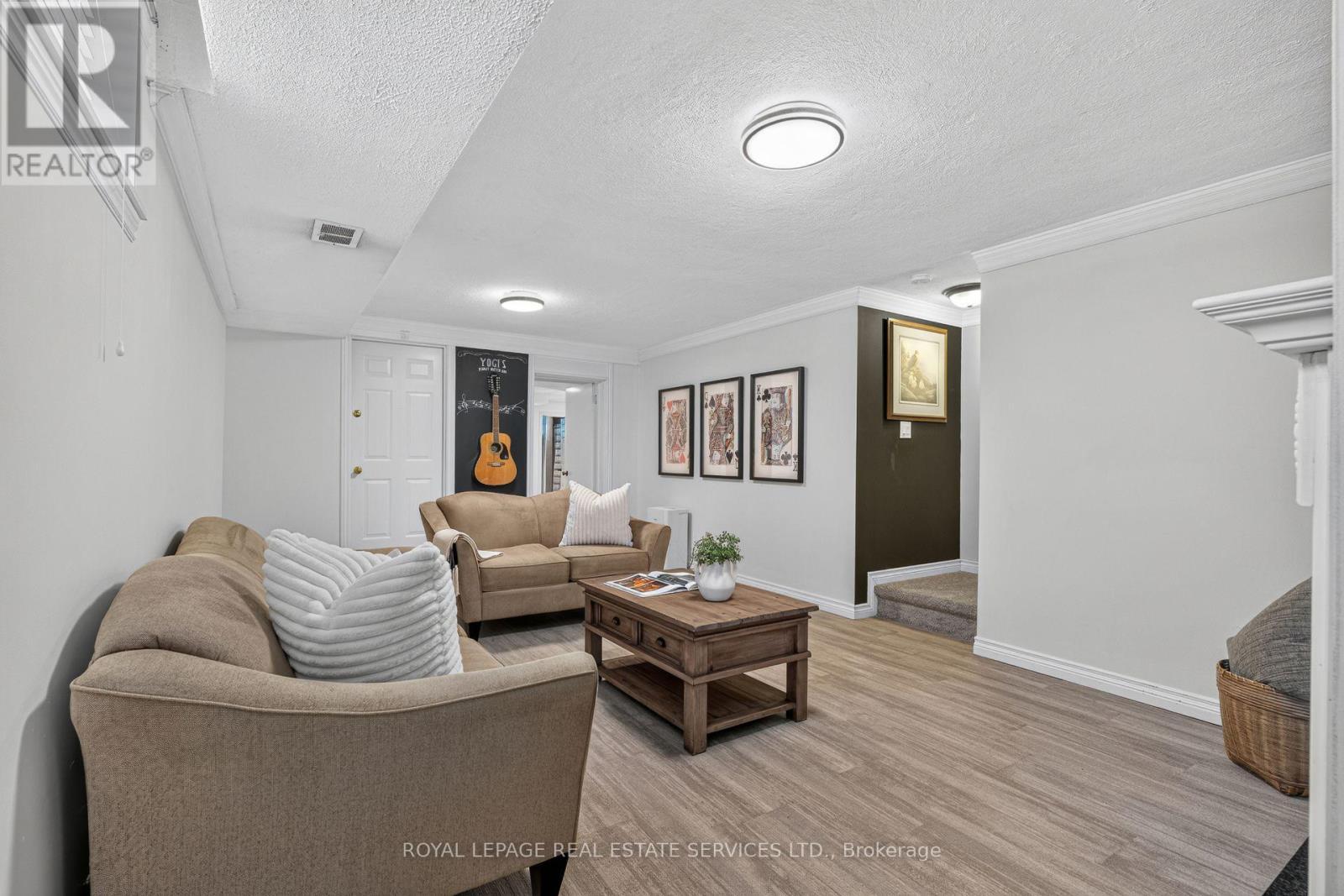 












4 PRINCE GEORGE DRIVE

,
Toronto,




Ontario
M9A1X8

