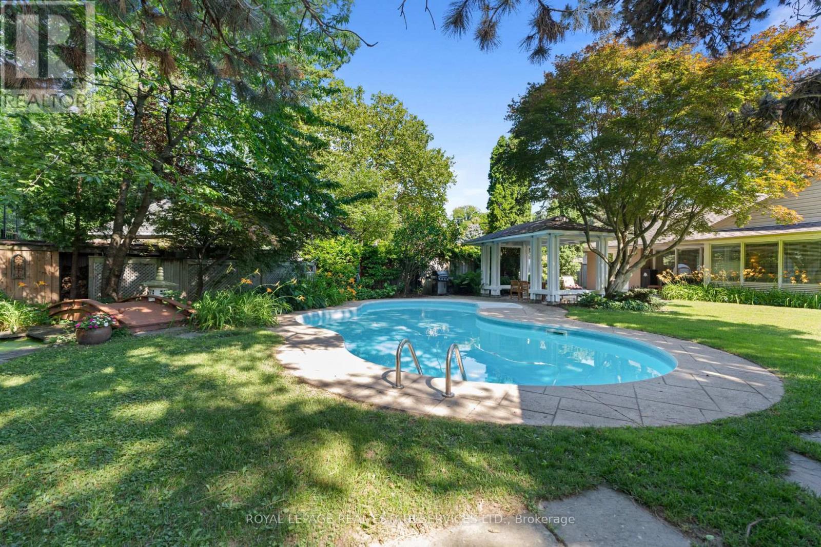 












4 PRINCE GEORGE DRIVE

,
Toronto,




Ontario
M9A1X8

