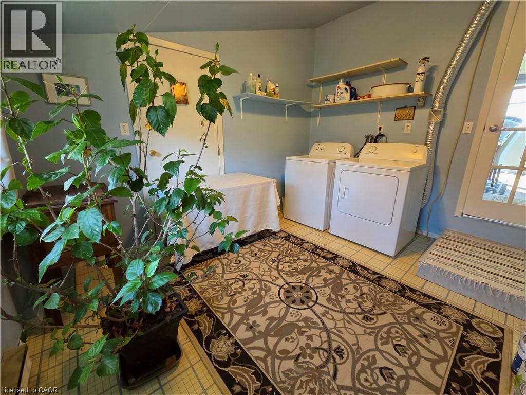 












108 NEW LAKESHORE Road

,
Port Dover,




Ontario
N0A1N8

