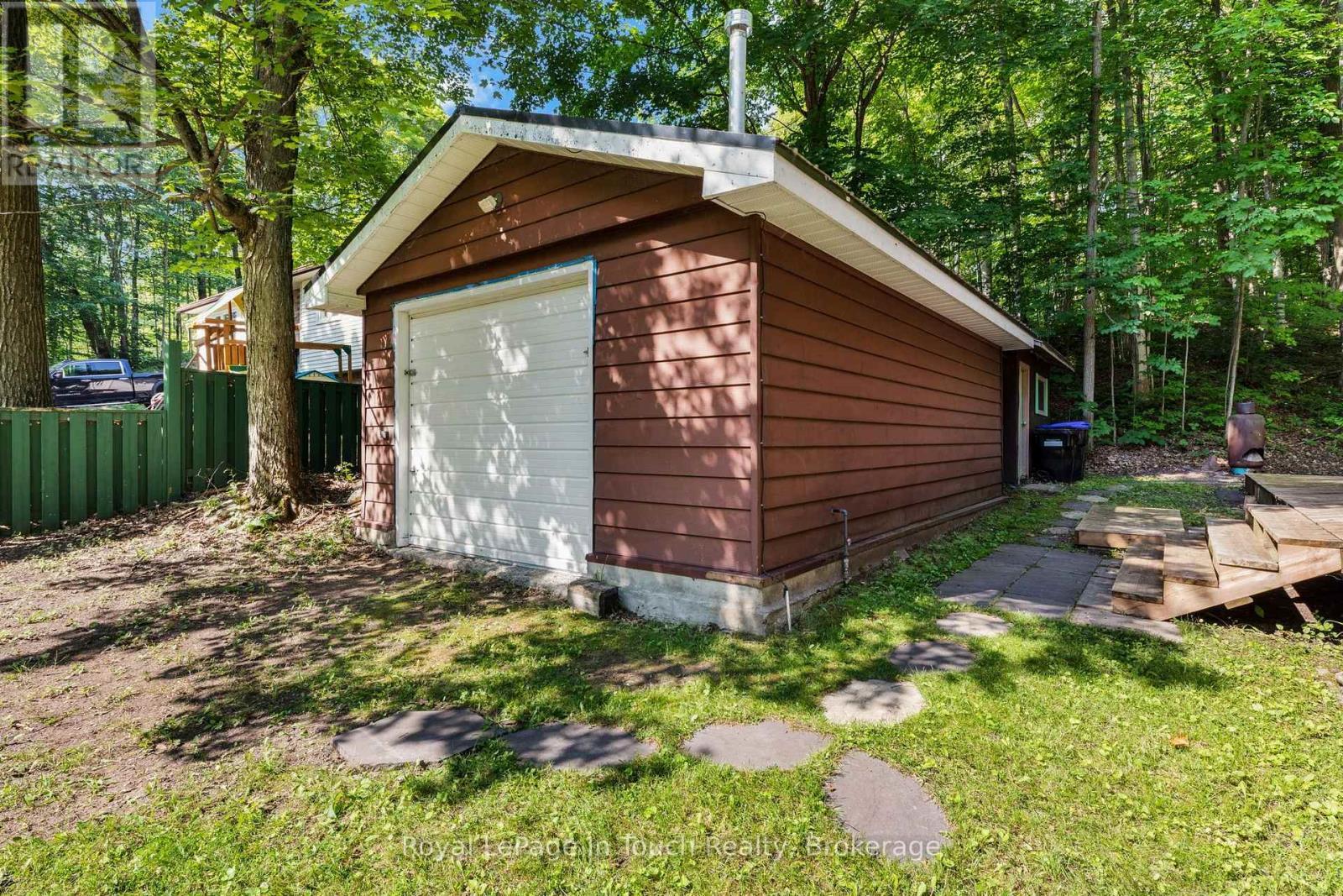 












1558 CHAMPLAIN ROAD

,
Tiny,




Ontario
L9M0C1

