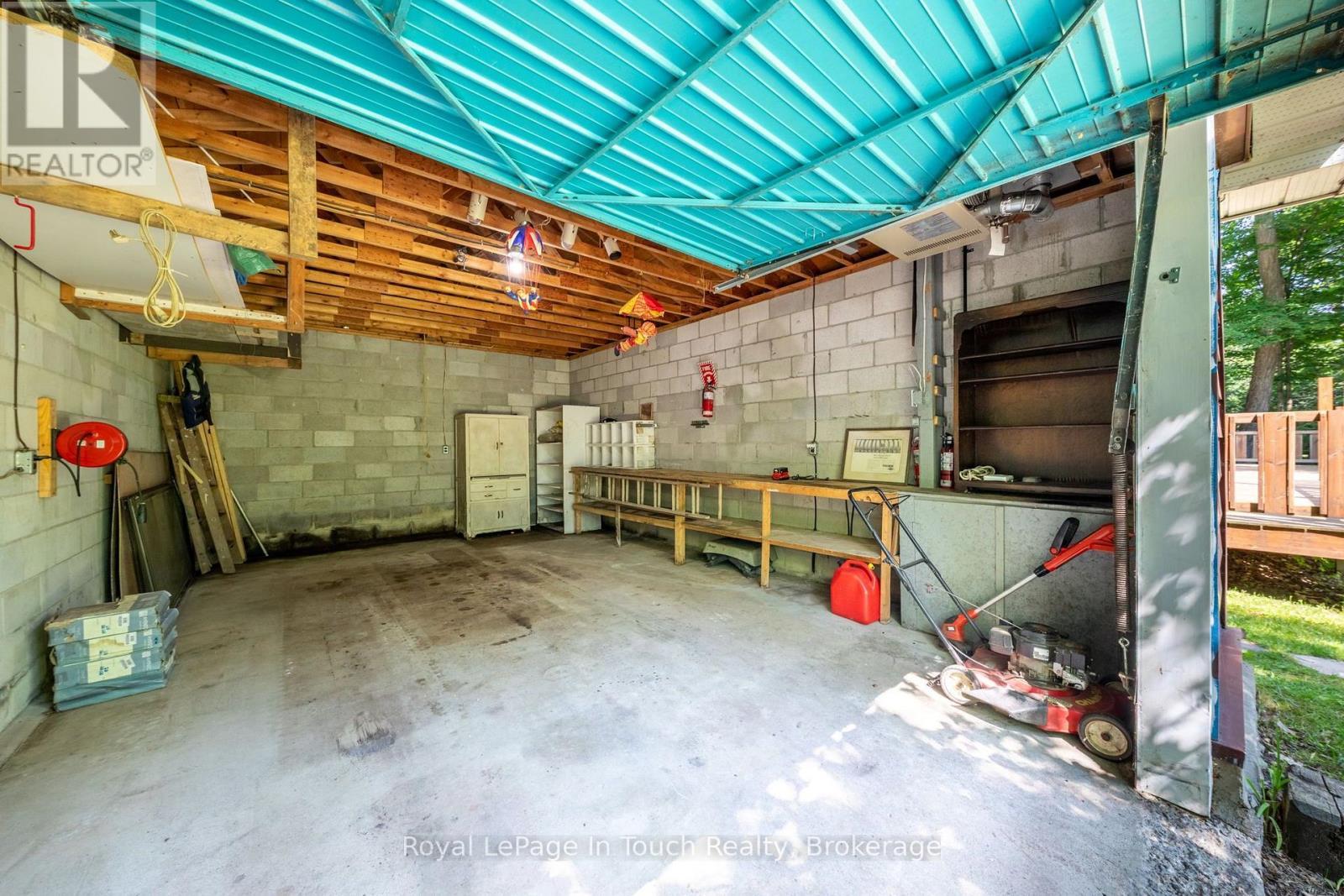 












1558 CHAMPLAIN ROAD

,
Tiny,




Ontario
L9M0C1

