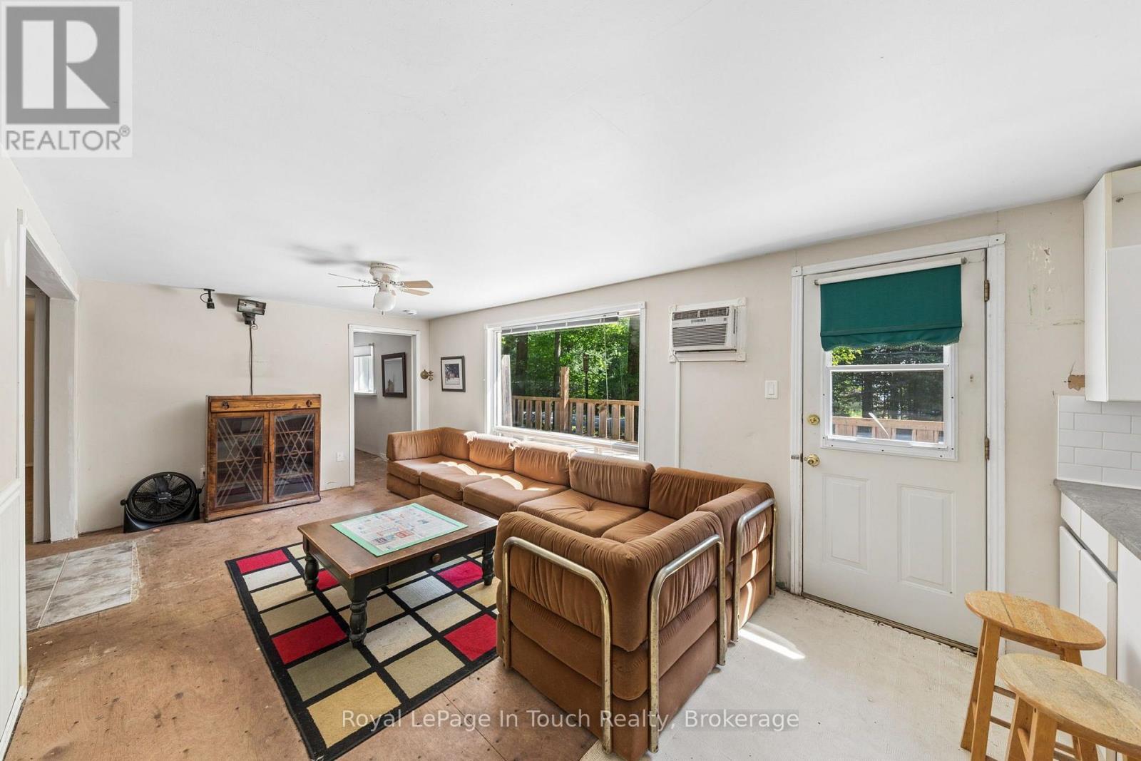 












1558 CHAMPLAIN ROAD

,
Tiny,




Ontario
L9M0C1

