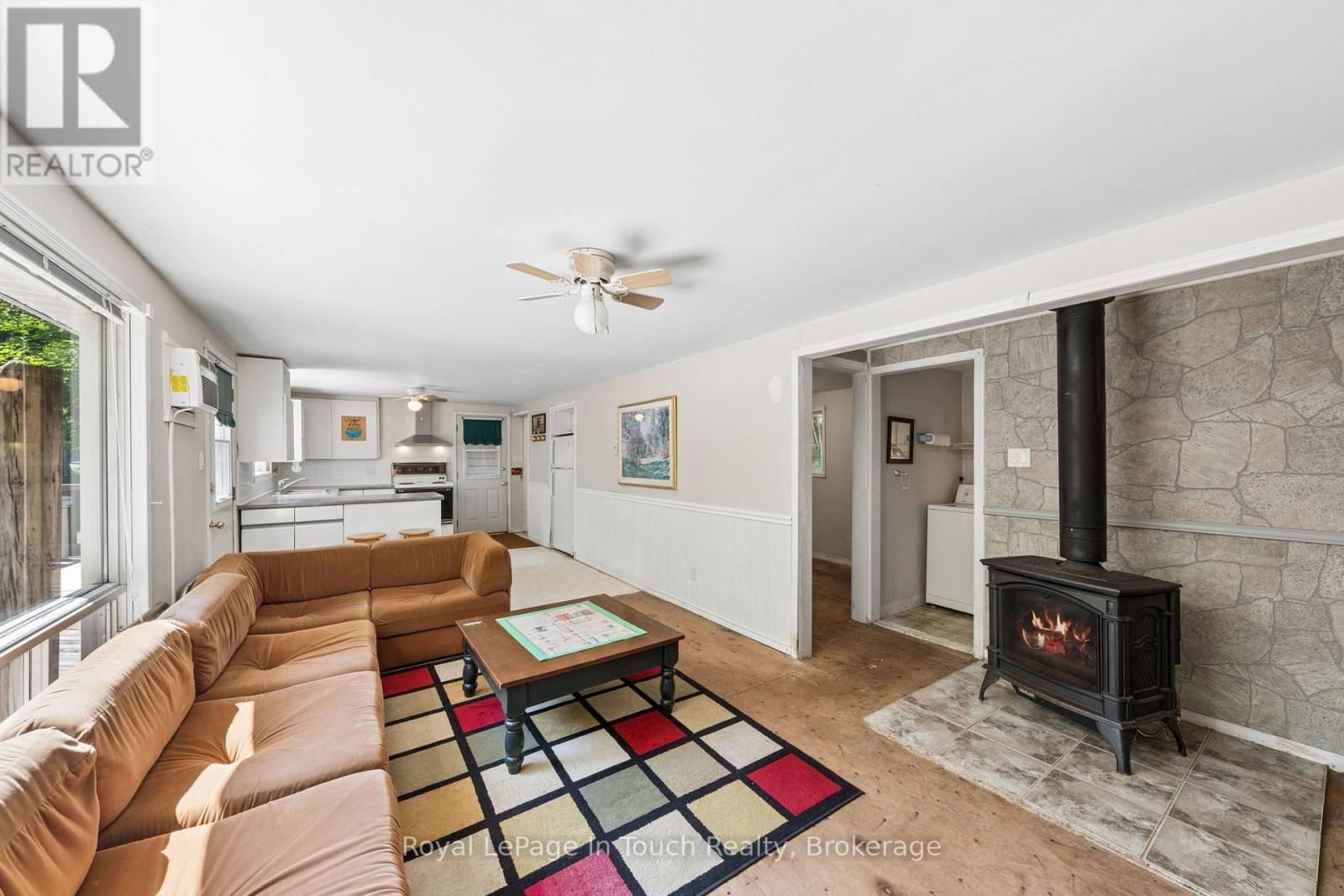 












1558 CHAMPLAIN ROAD

,
Tiny,




Ontario
L9M0C1


