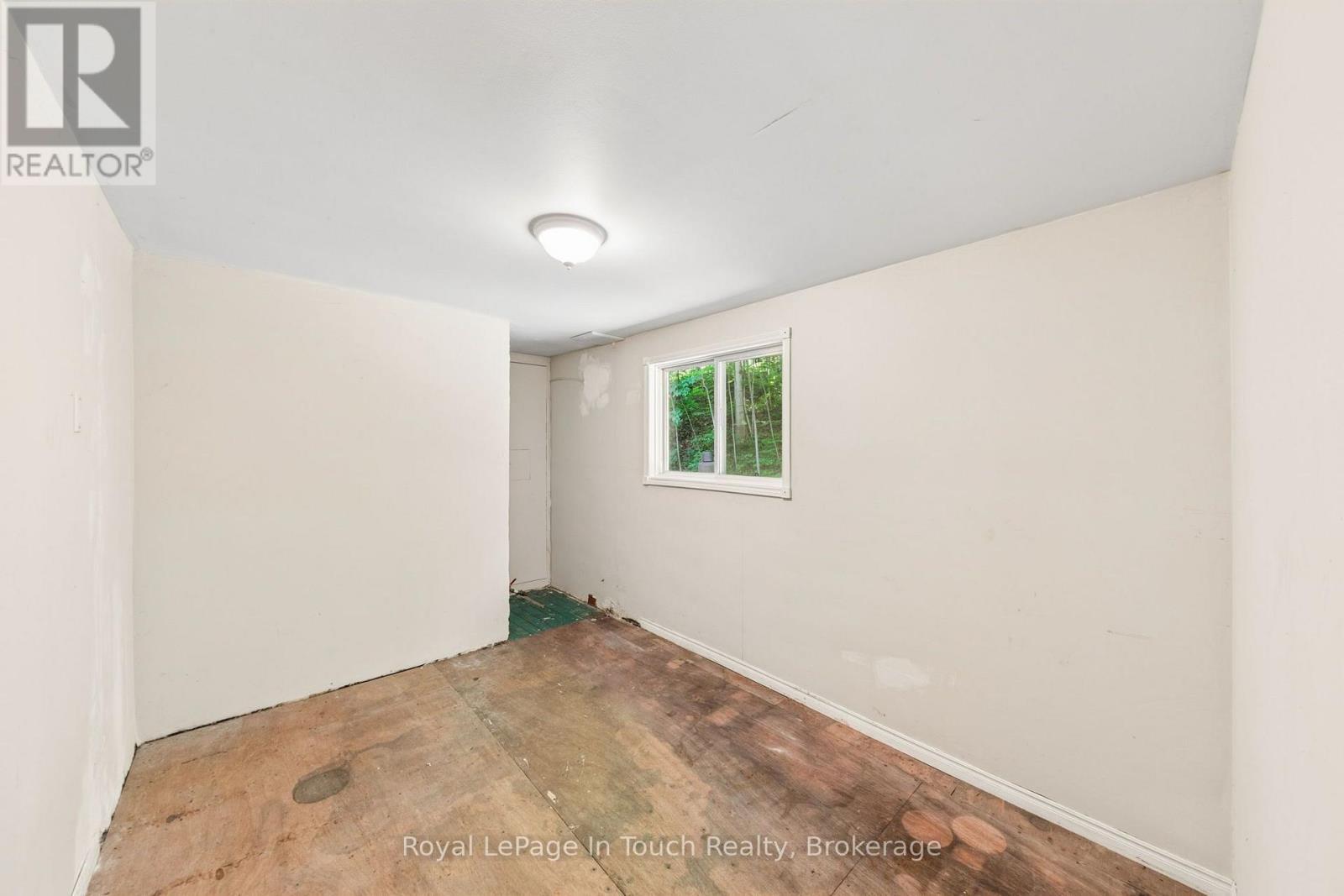 












1558 CHAMPLAIN ROAD

,
Tiny,




Ontario
L9M0C1

