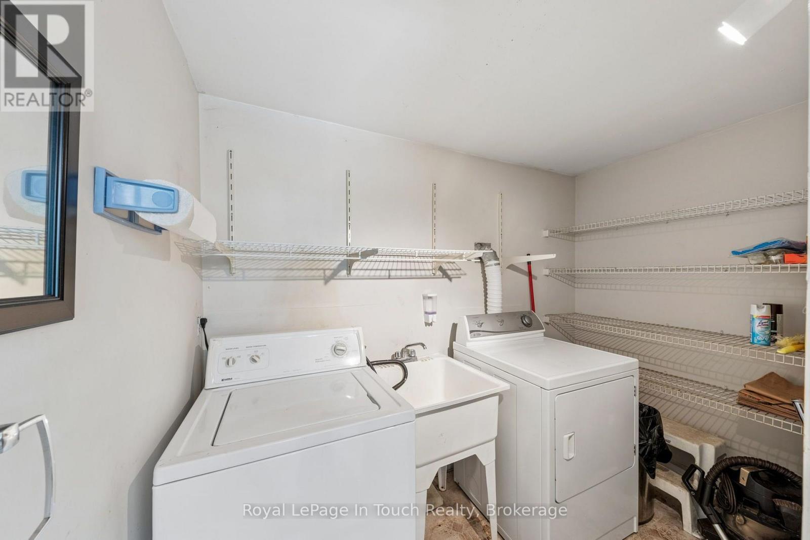 












1558 CHAMPLAIN ROAD

,
Tiny,




Ontario
L9M0C1

