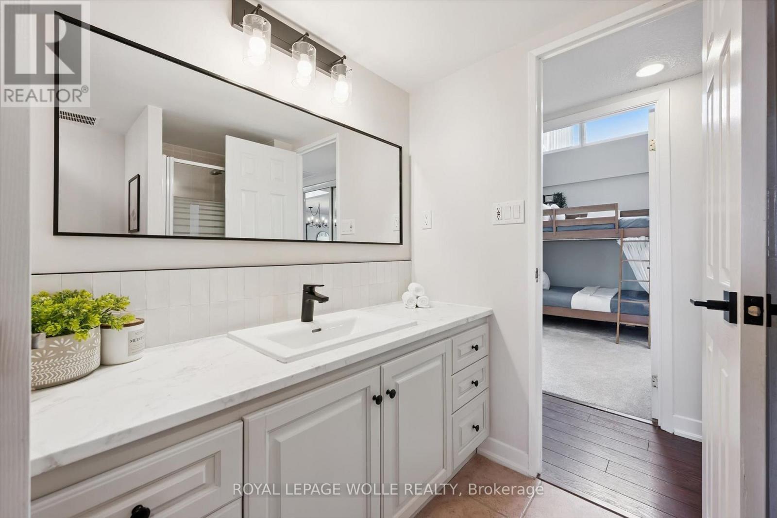 












PH2 - 260 SHELDON AVENUE N

,
Kitchener,




Ontario
N2H6P2

