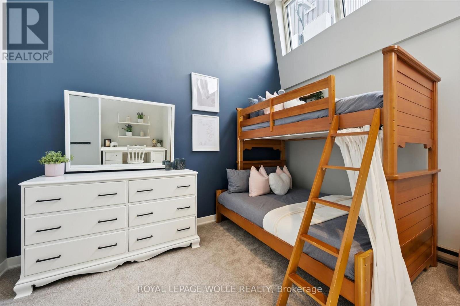 












PH2 - 260 SHELDON AVENUE N

,
Kitchener,




Ontario
N2H6P2

