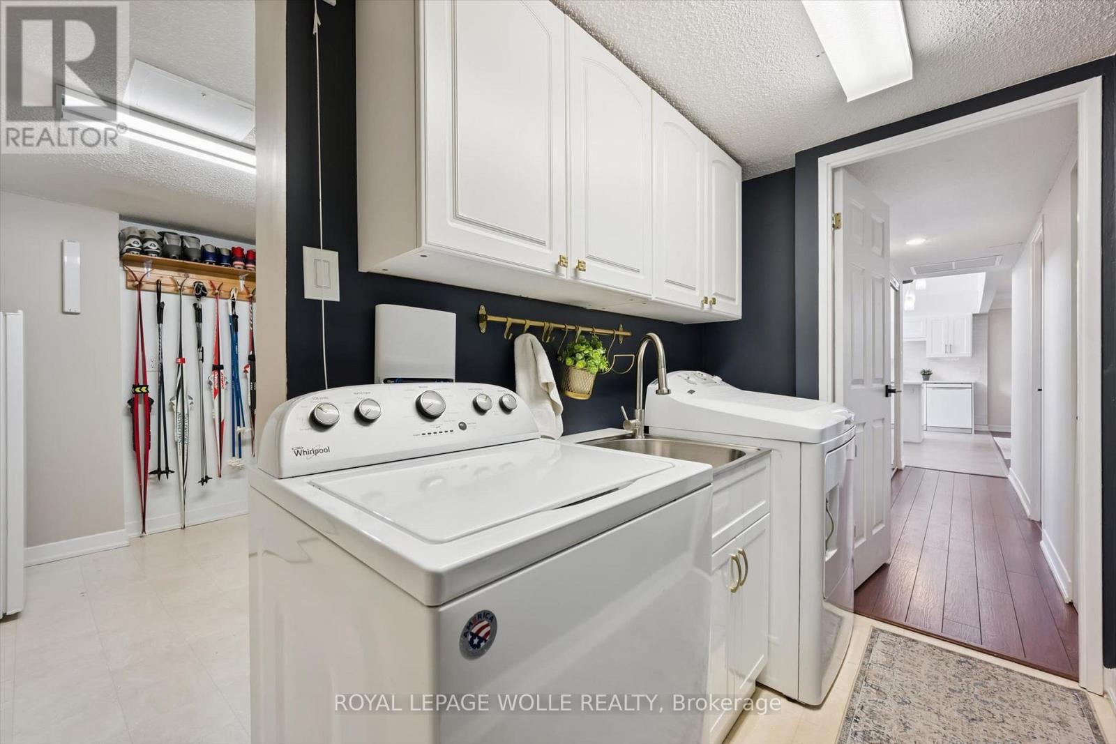 












PH2 - 260 SHELDON AVENUE N

,
Kitchener,




Ontario
N2H6P2

