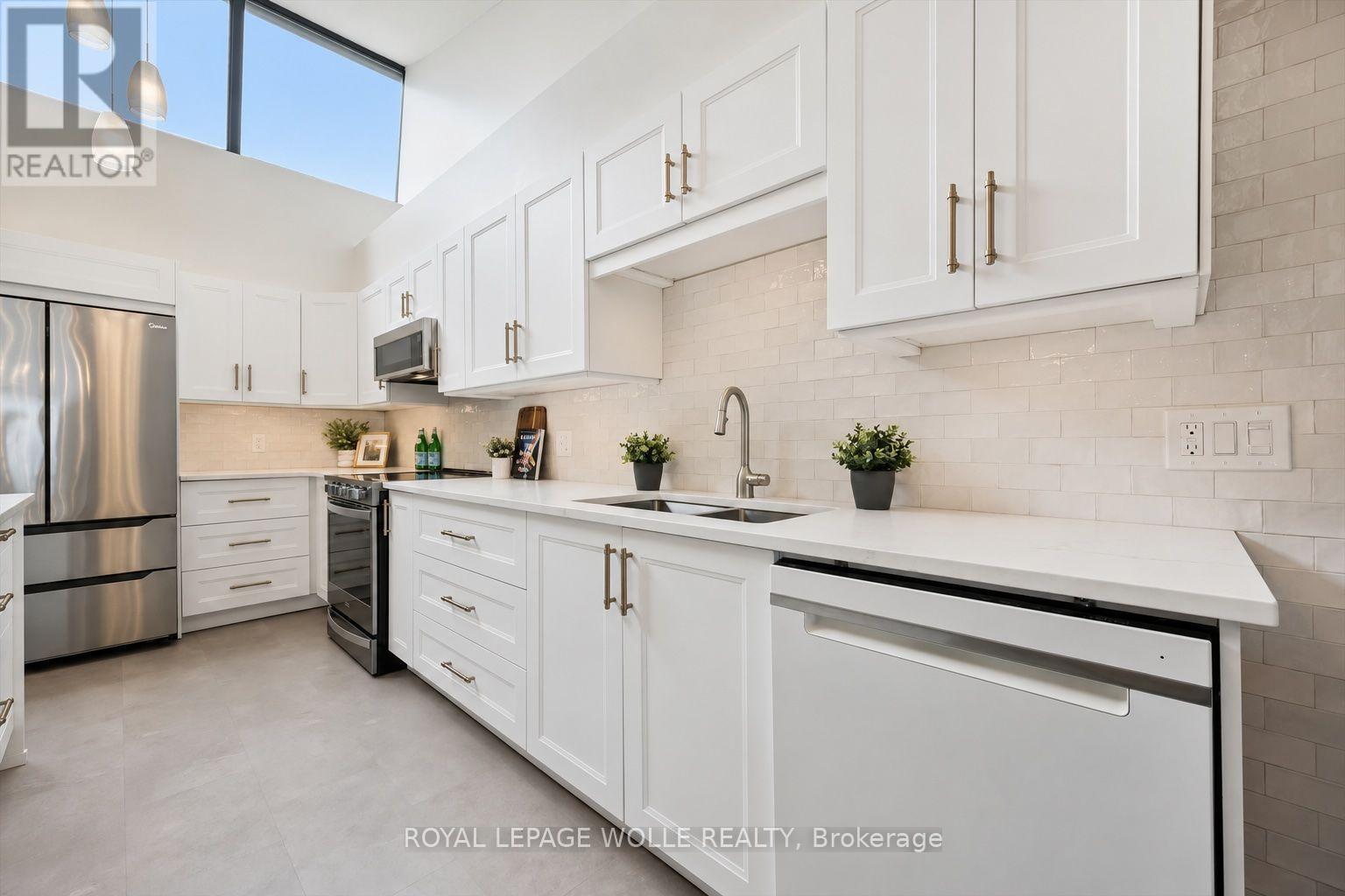 












PH2 - 260 SHELDON AVENUE N

,
Kitchener,




Ontario
N2H6P2

