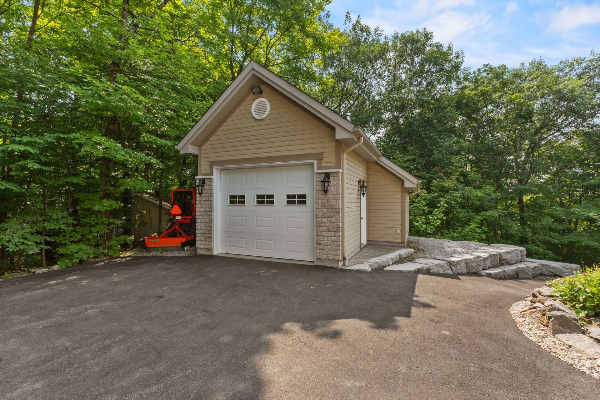 









39


Rue Marsolais

,
Cantley,




QC
J8V4C5

