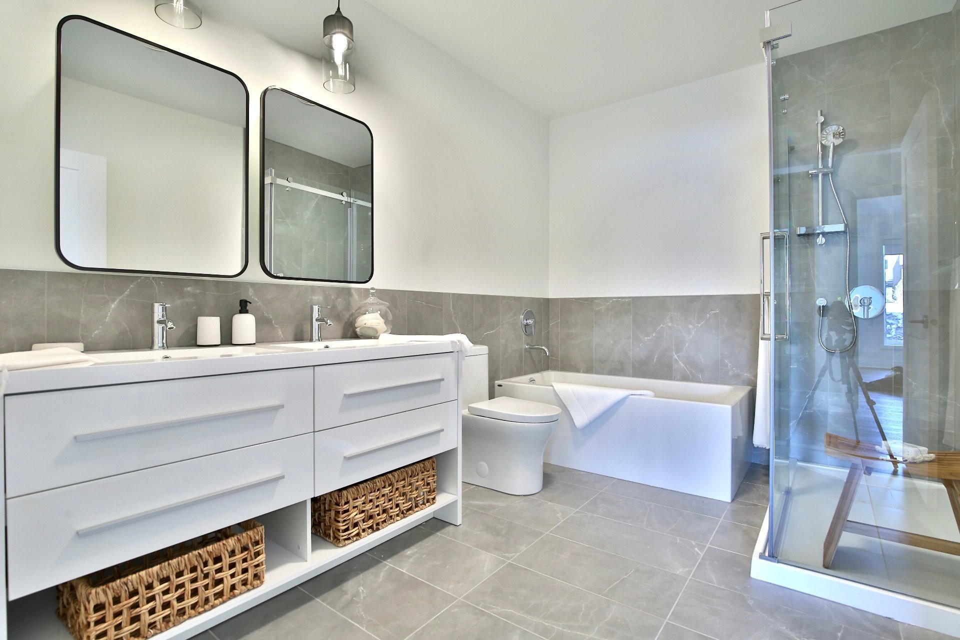 









2100


Rue Benoit

, 103,
Saint-Bruno-de-Montarville,




QC
J3V0E1

