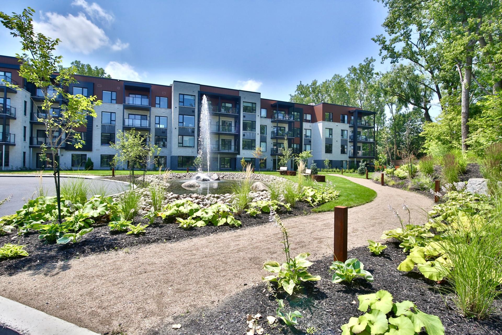 









2100


Rue Benoit

, 103,
Saint-Bruno-de-Montarville,




QC
J3V0E1

