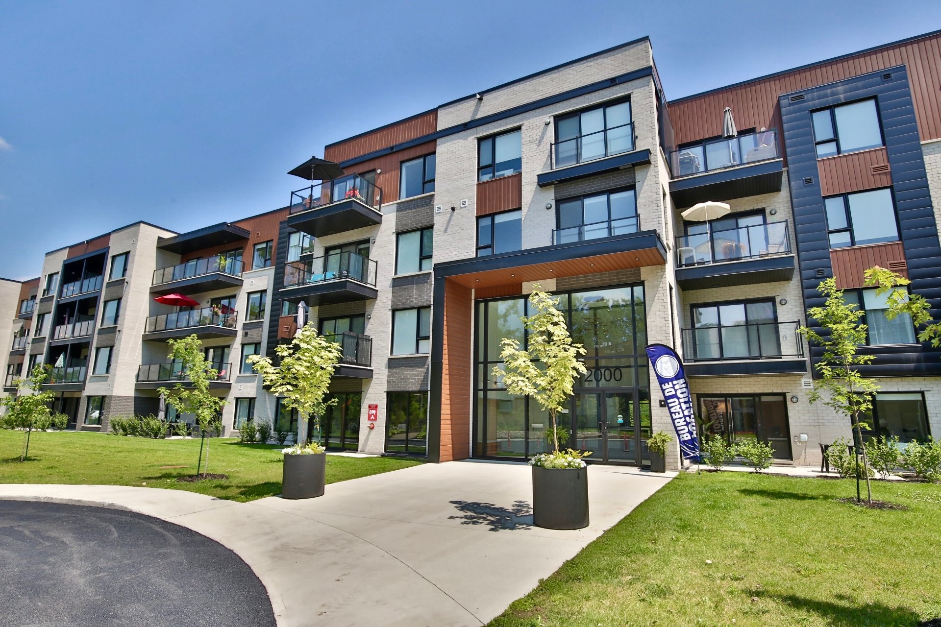 









2100


Rue Benoit

, 103,
Saint-Bruno-de-Montarville,




QC
J3V0E1

