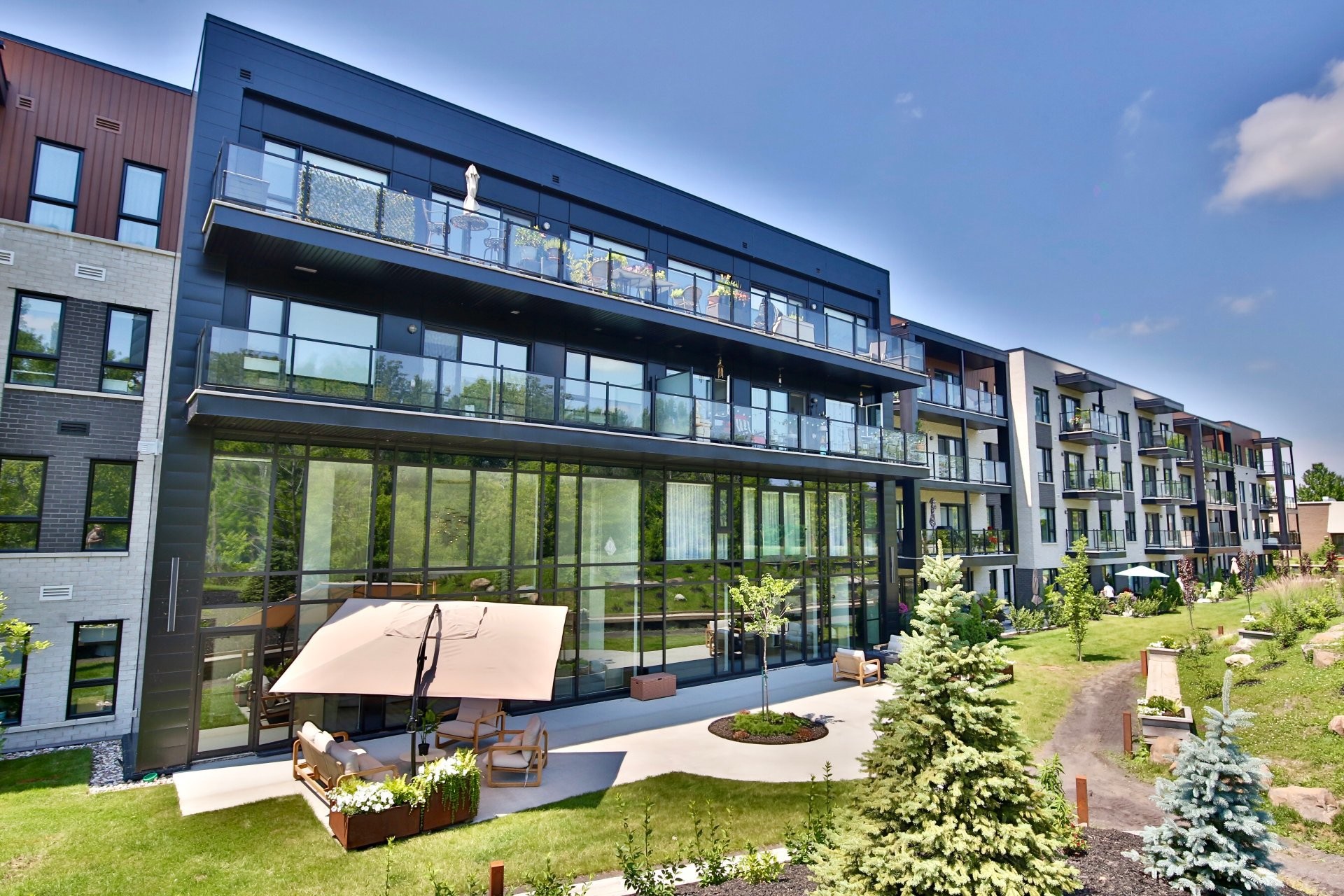









2100


Rue Benoit

, 103,
Saint-Bruno-de-Montarville,




QC
J3V0E1

