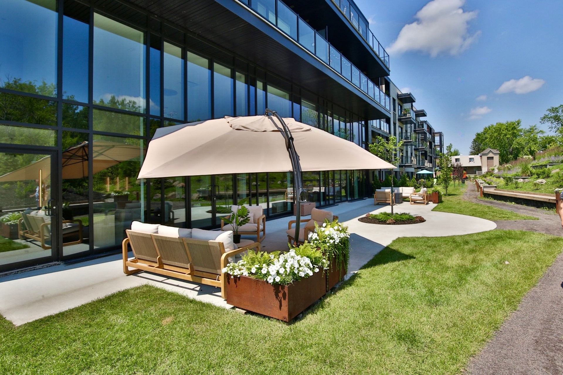 









2100


Rue Benoit

, 103,
Saint-Bruno-de-Montarville,




QC
J3V0E1

