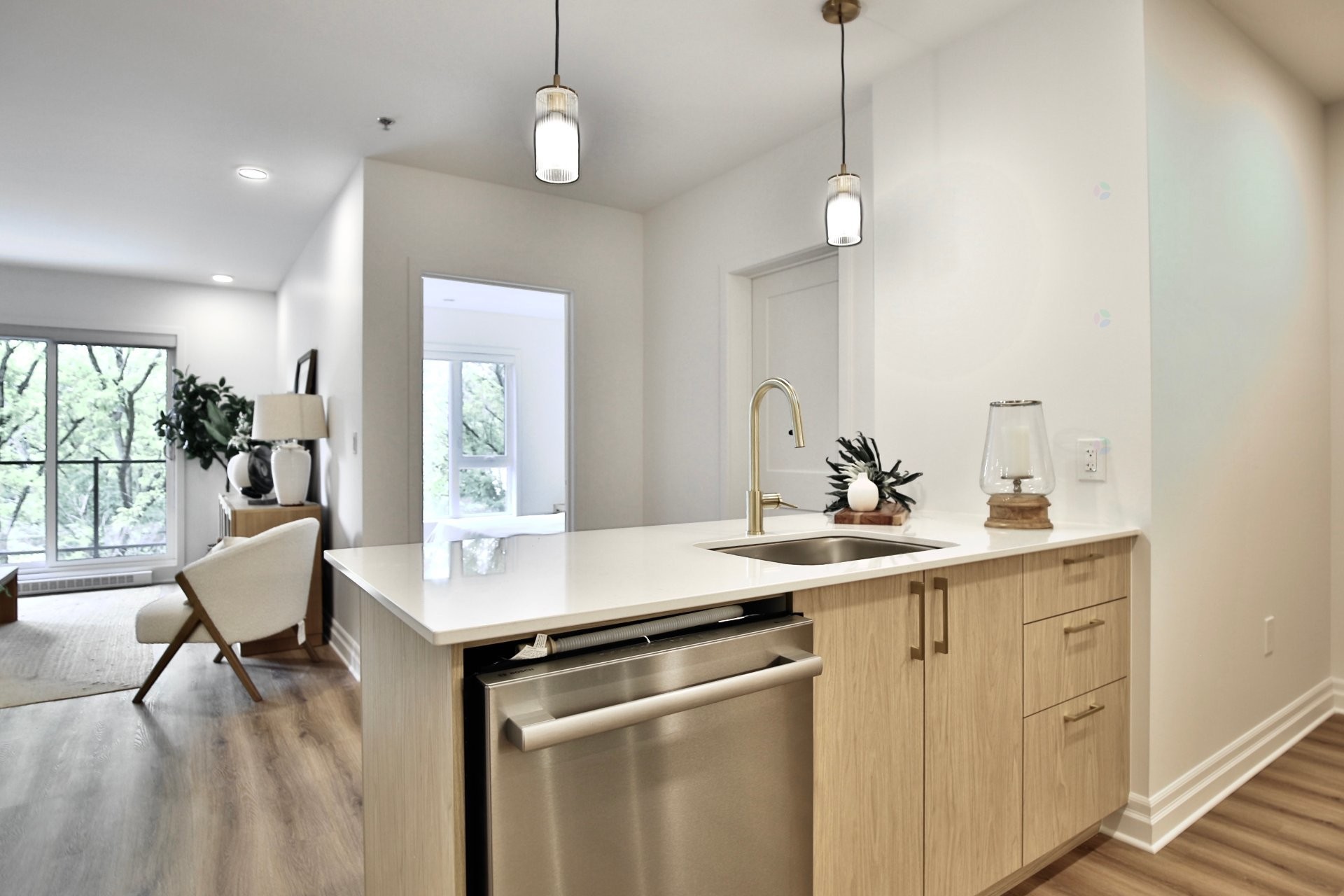 









2100


Rue Benoit

, 103,
Saint-Bruno-de-Montarville,




QC
J3V0E1

