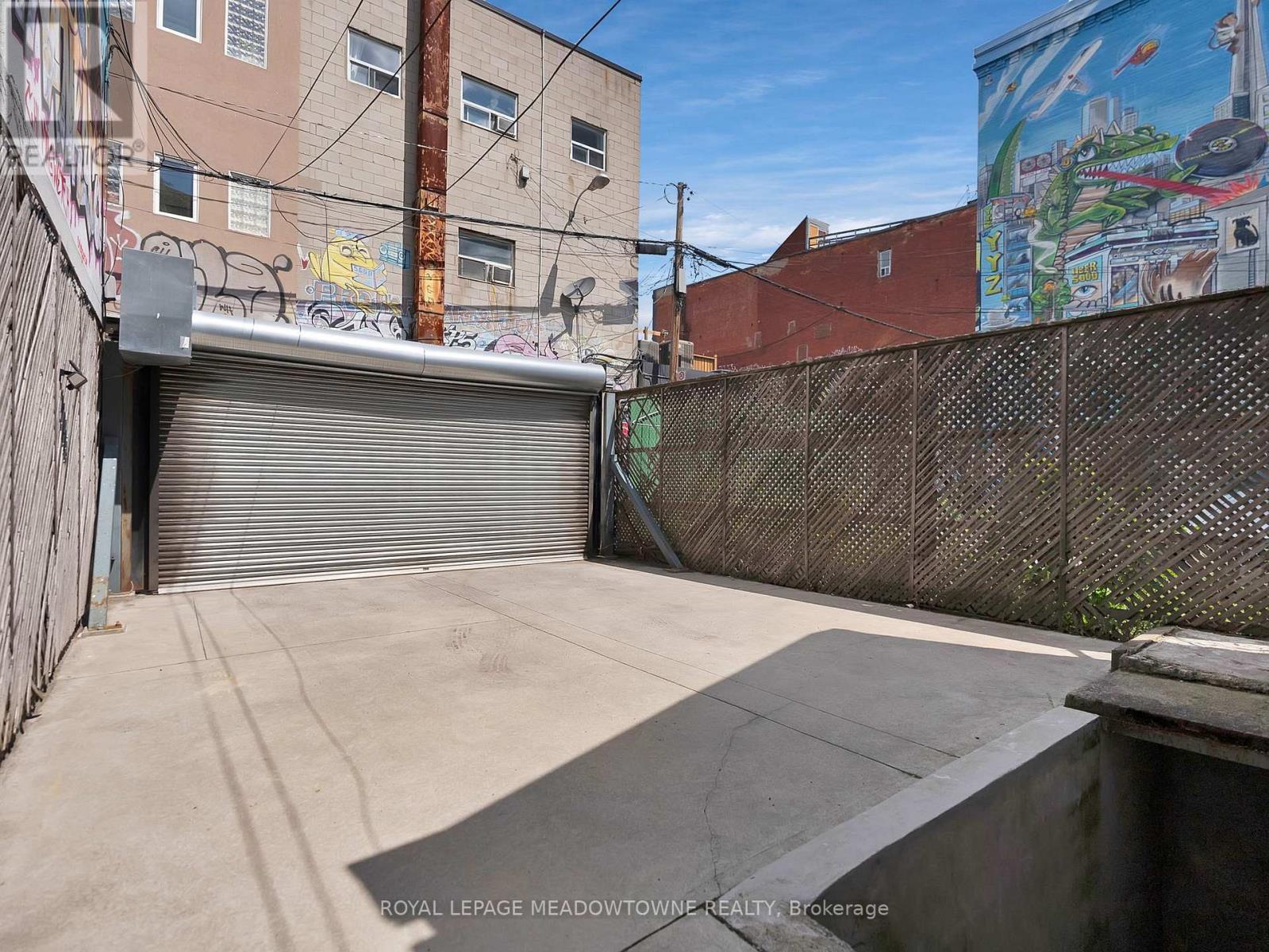 












544 RICHMOND STREET W

,
Toronto,




Ontario
M5V1Y4

