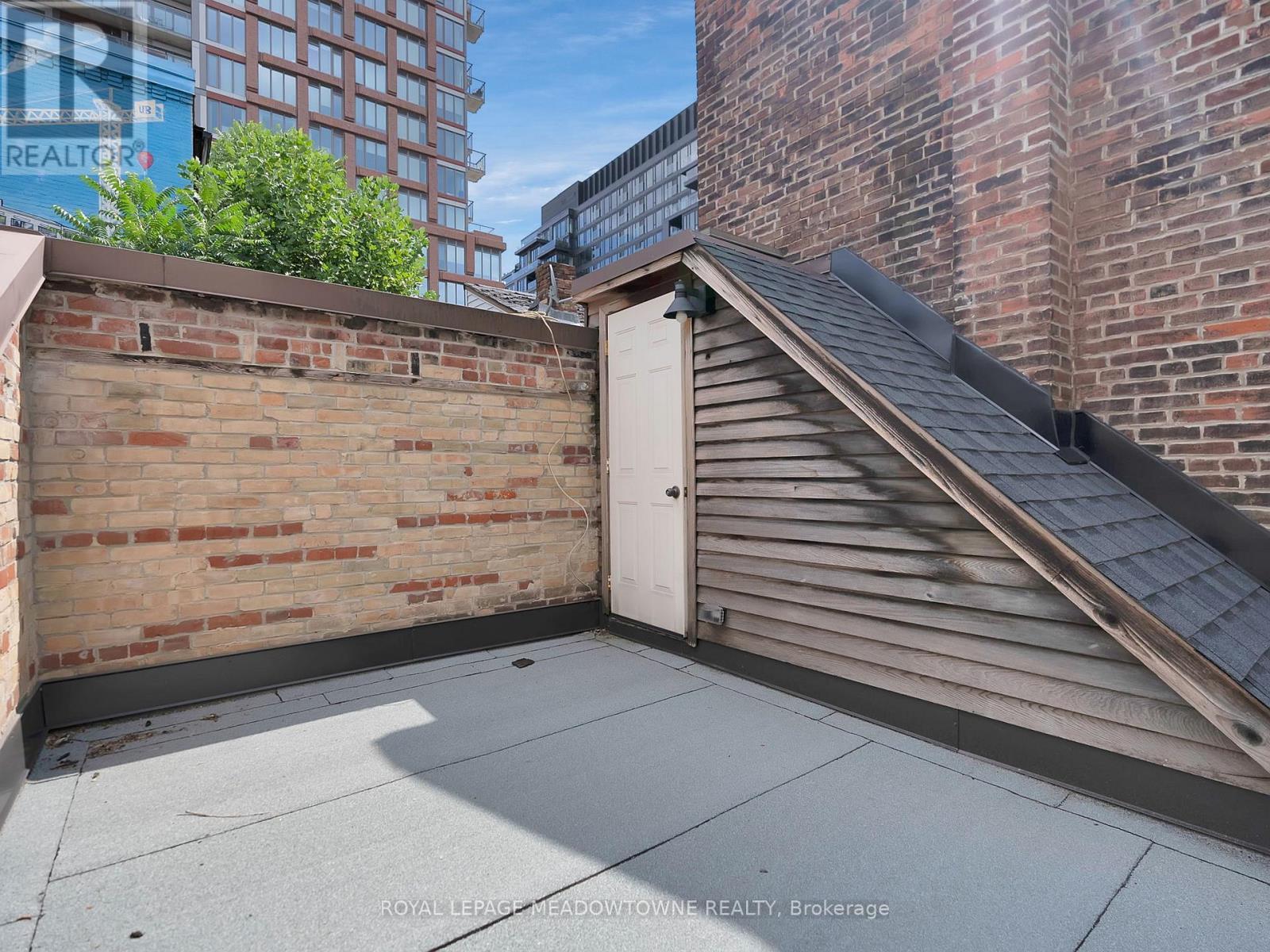 












544 RICHMOND STREET W

,
Toronto,




Ontario
M5V1Y4

