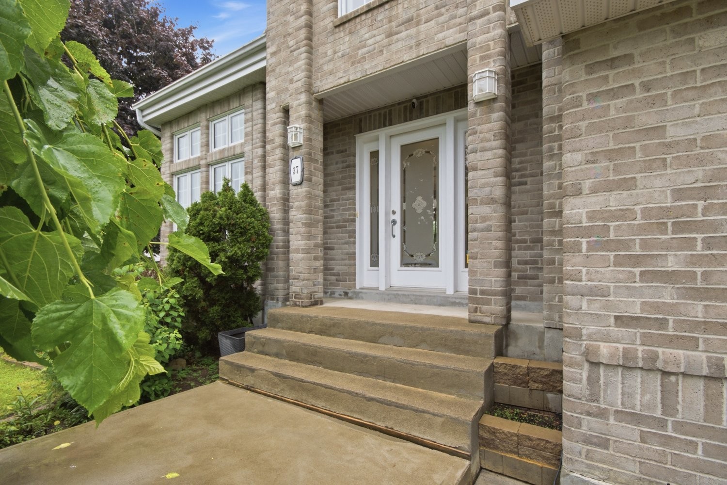 









37


Rue du Blainvillier

,
Blainville,




QC
J7C5B1

