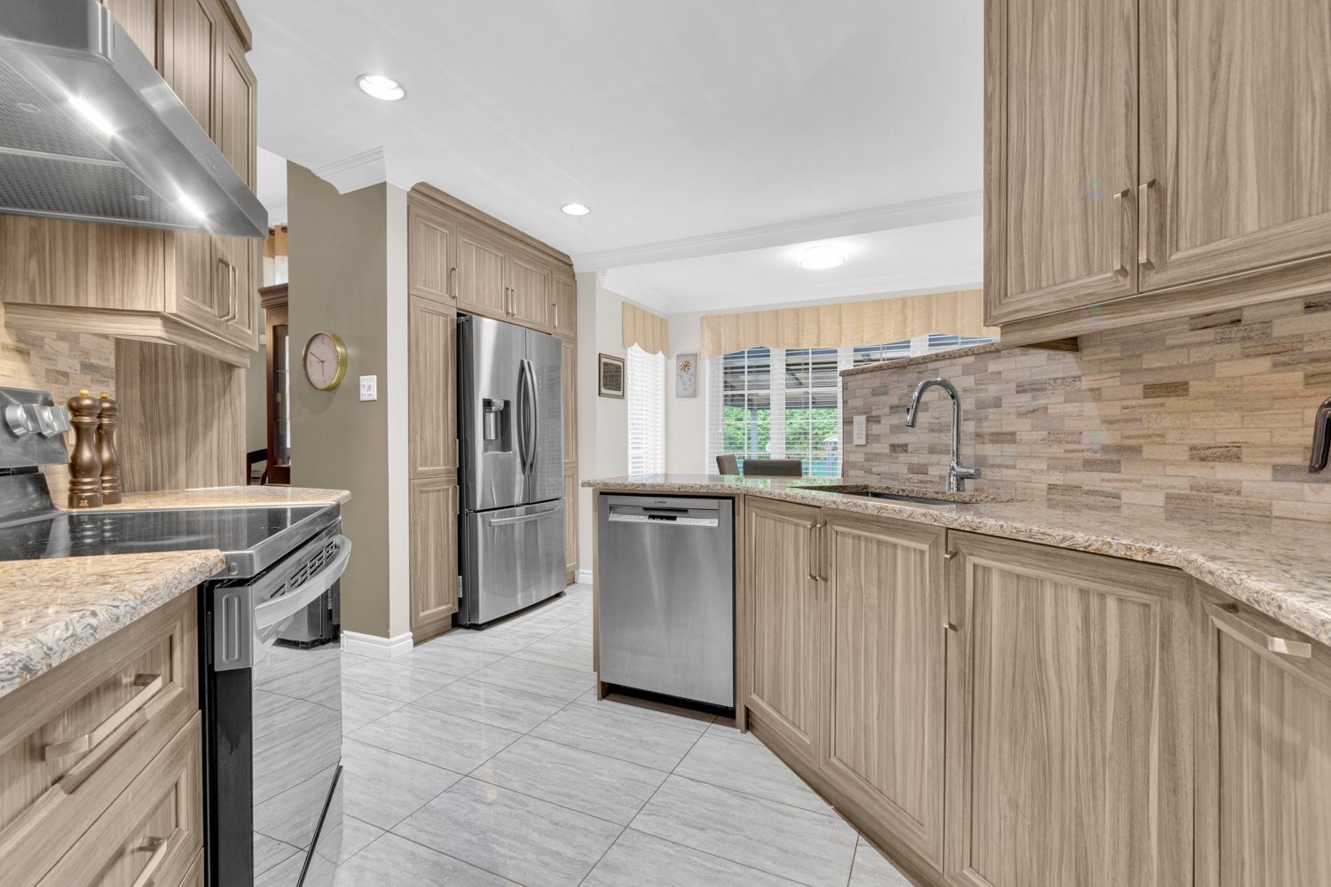 









37


Rue du Blainvillier

,
Blainville,




QC
J7C5B1

