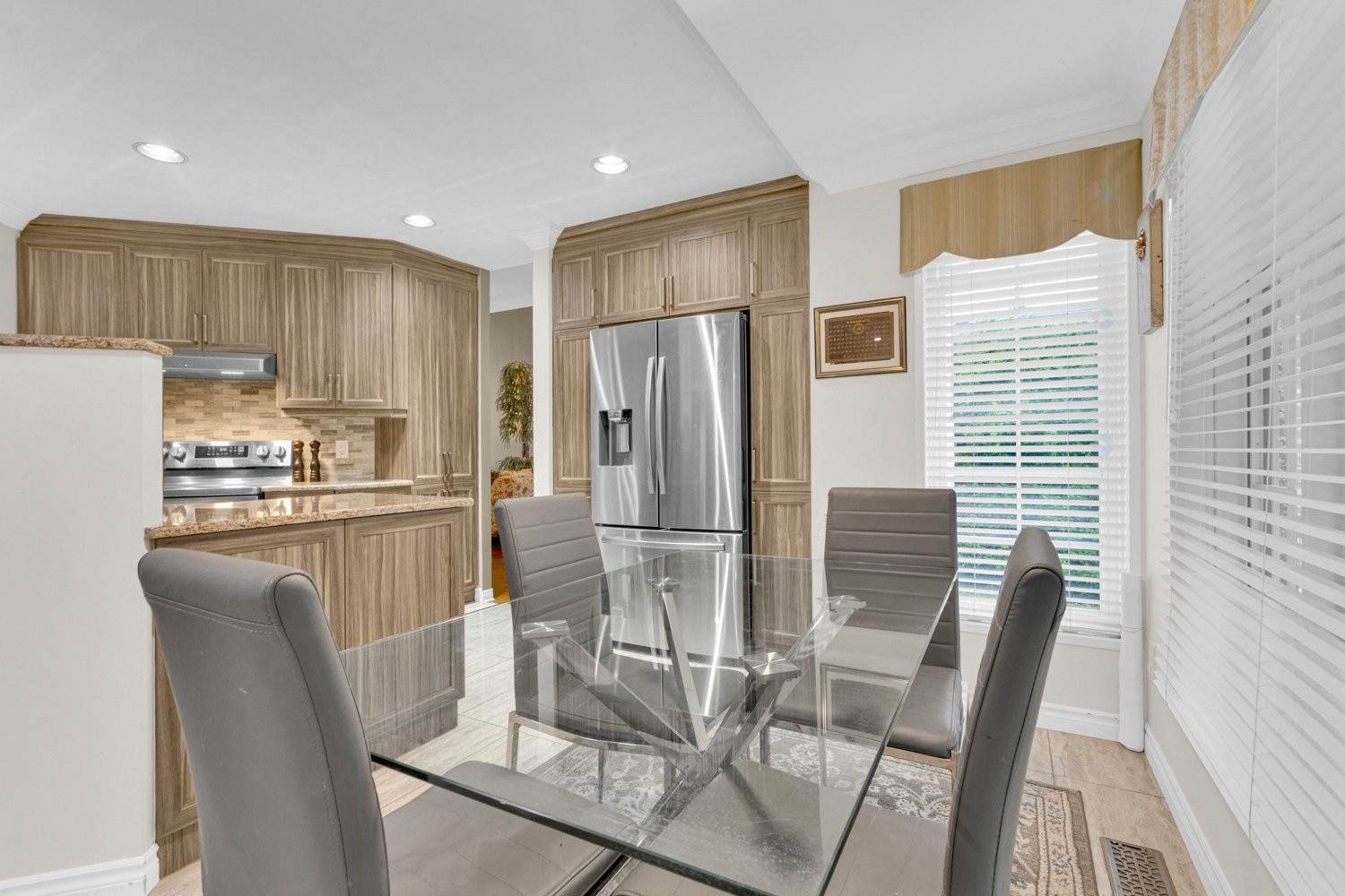 









37


Rue du Blainvillier

,
Blainville,




QC
J7C5B1

