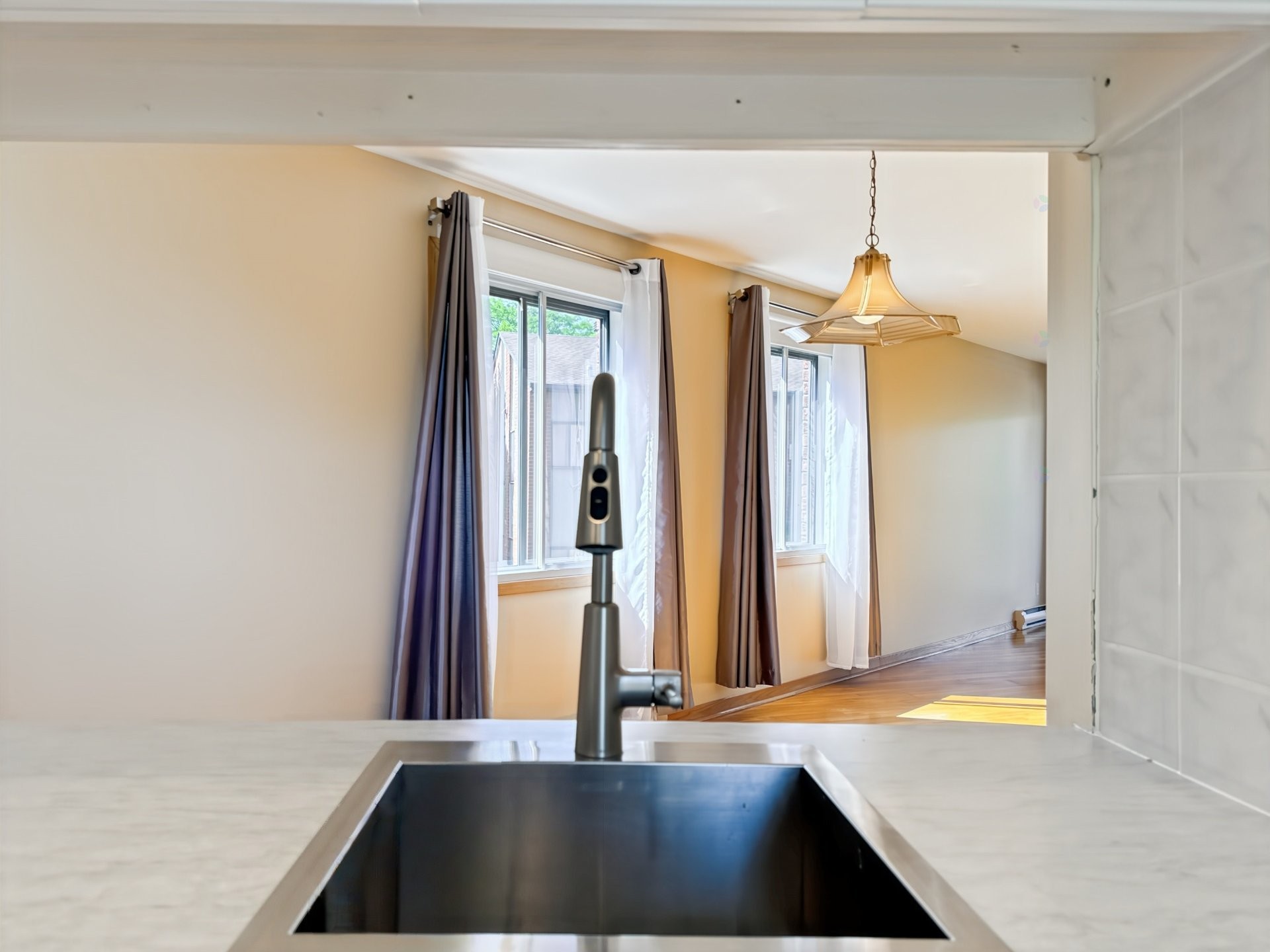 









516


Place Samuel-De Champlain

,
Boucherville,




QC
J4B6P7

