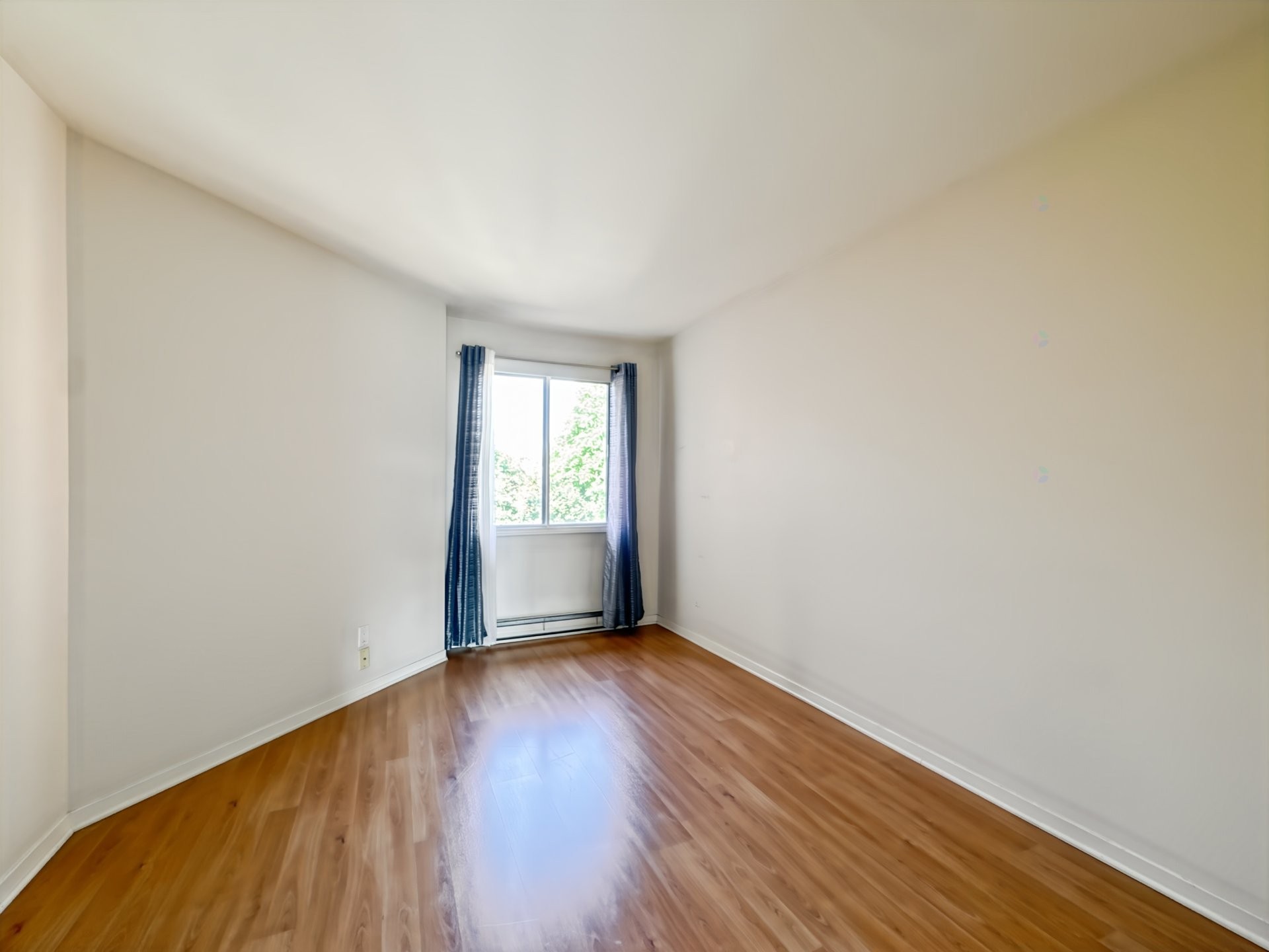 









516


Place Samuel-De Champlain

,
Boucherville,




QC
J4B6P7

