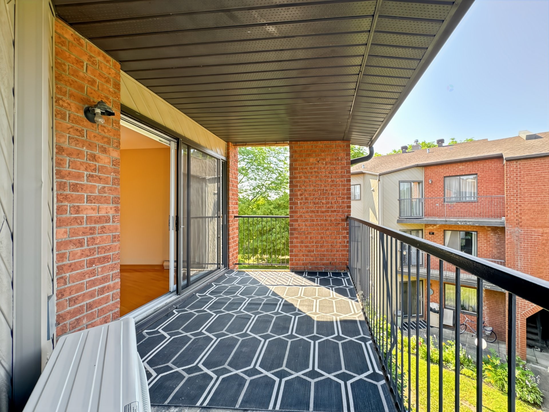 









516


Place Samuel-De Champlain

,
Boucherville,




QC
J4B6P7

