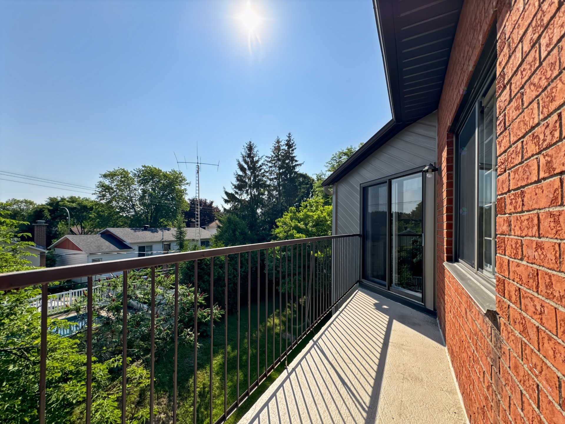 









516


Place Samuel-De Champlain

,
Boucherville,




QC
J4B6P7

