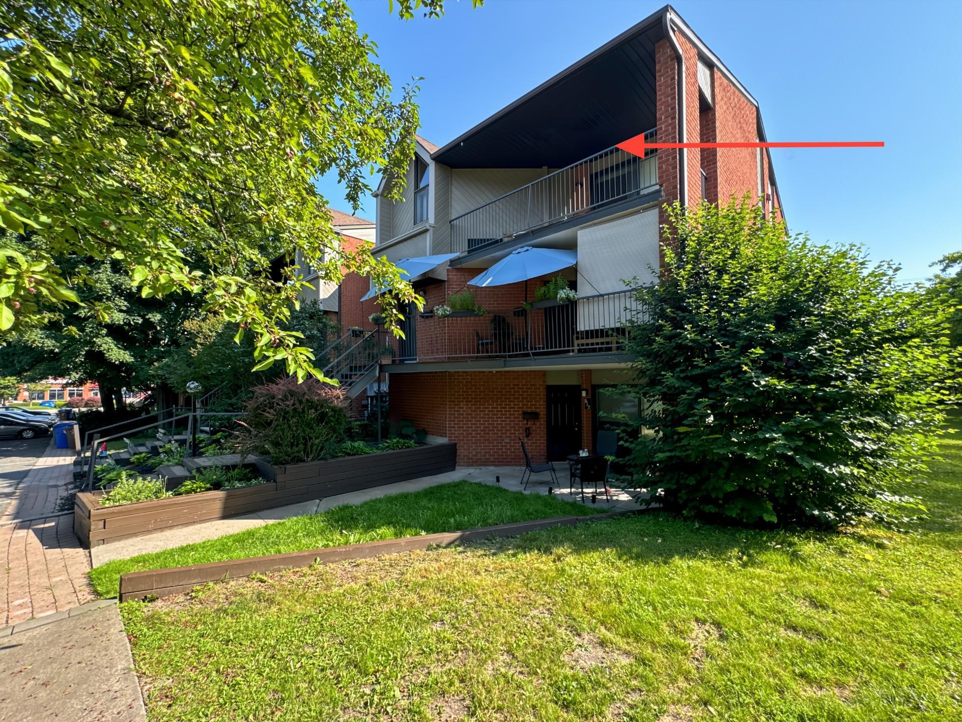 









516


Place Samuel-De Champlain

,
Boucherville,




QC
J4B6P7

