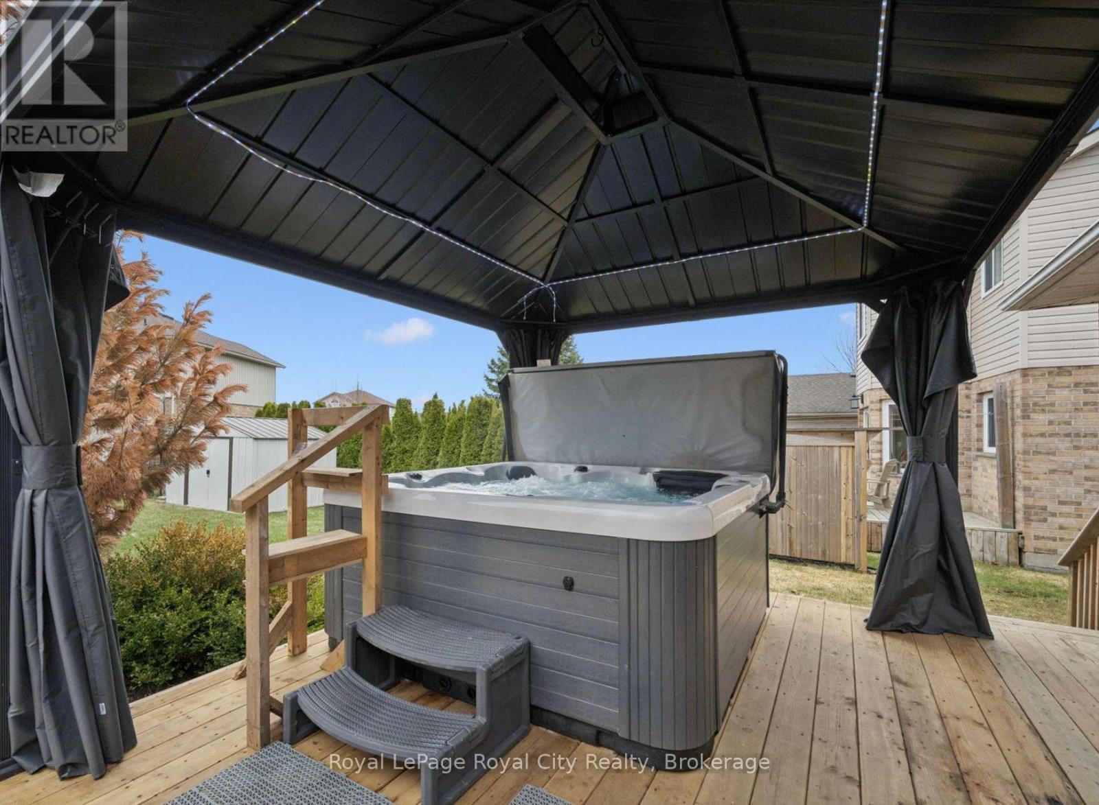 












119 MEADOWRIDGE DRIVE

,
St. Marys,




Ontario
N4X1E7

