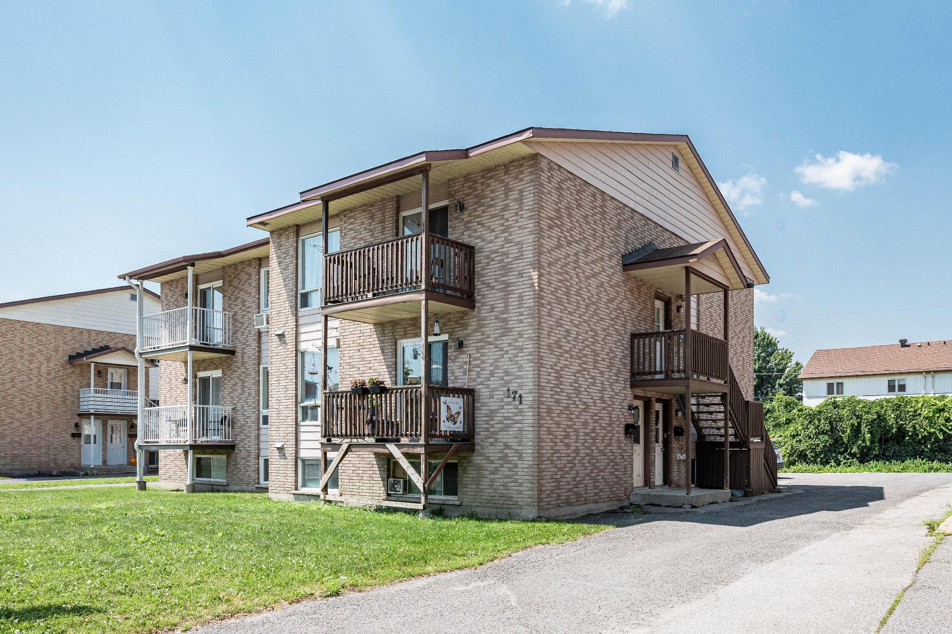 









171


Boul. de l'Hôpital

,
Gatineau (Gatineau),




QC
J8T7S2


