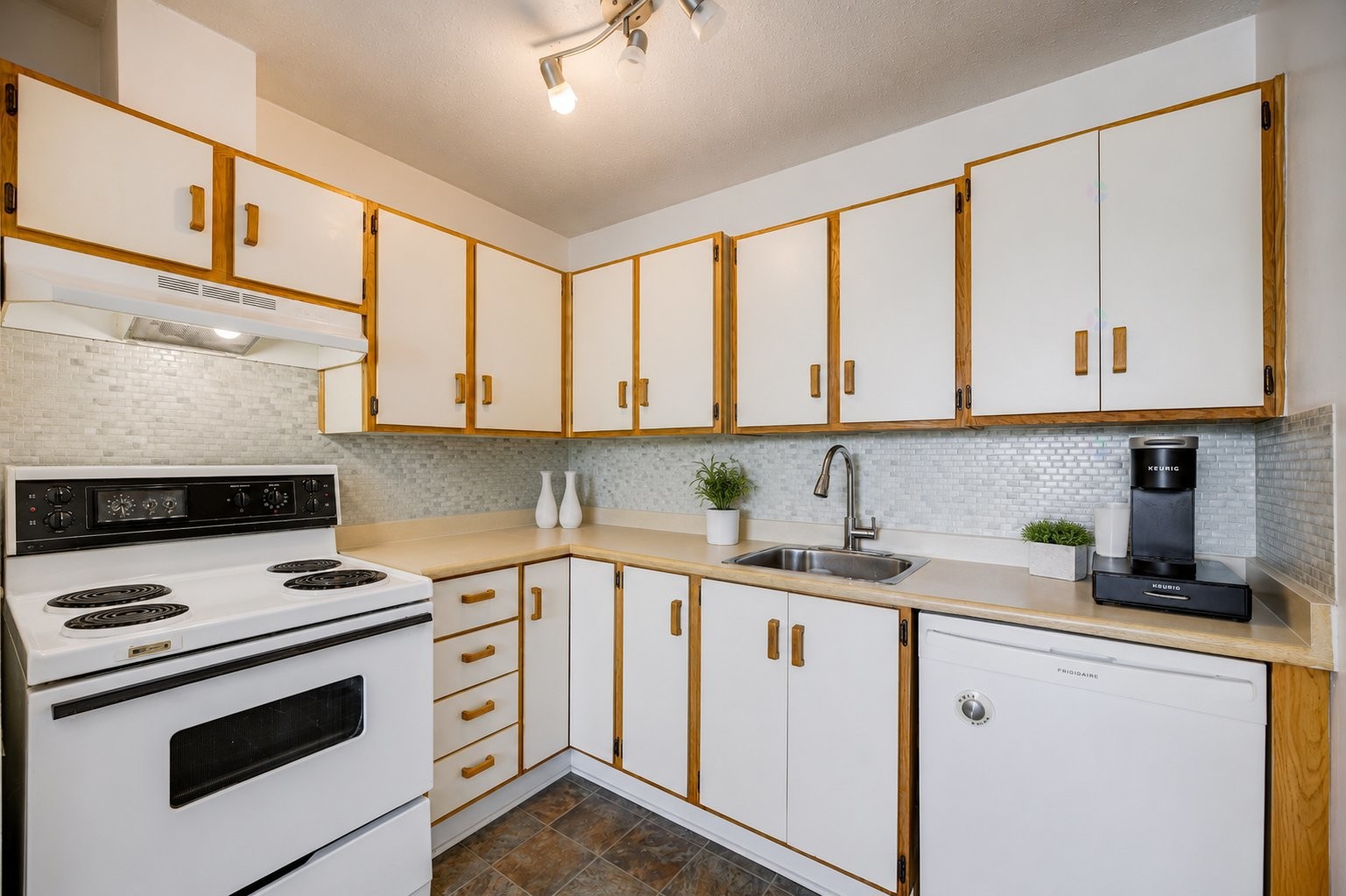 









171


Boul. de l'Hôpital

,
Gatineau (Gatineau),




QC
J8T7S2

