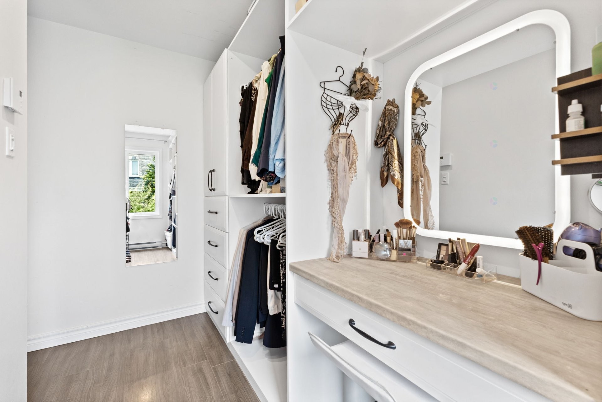 









43


Imp. Moïse-Gauthier

,
Gatineau (Buckingham),




QC
J8L0W3

