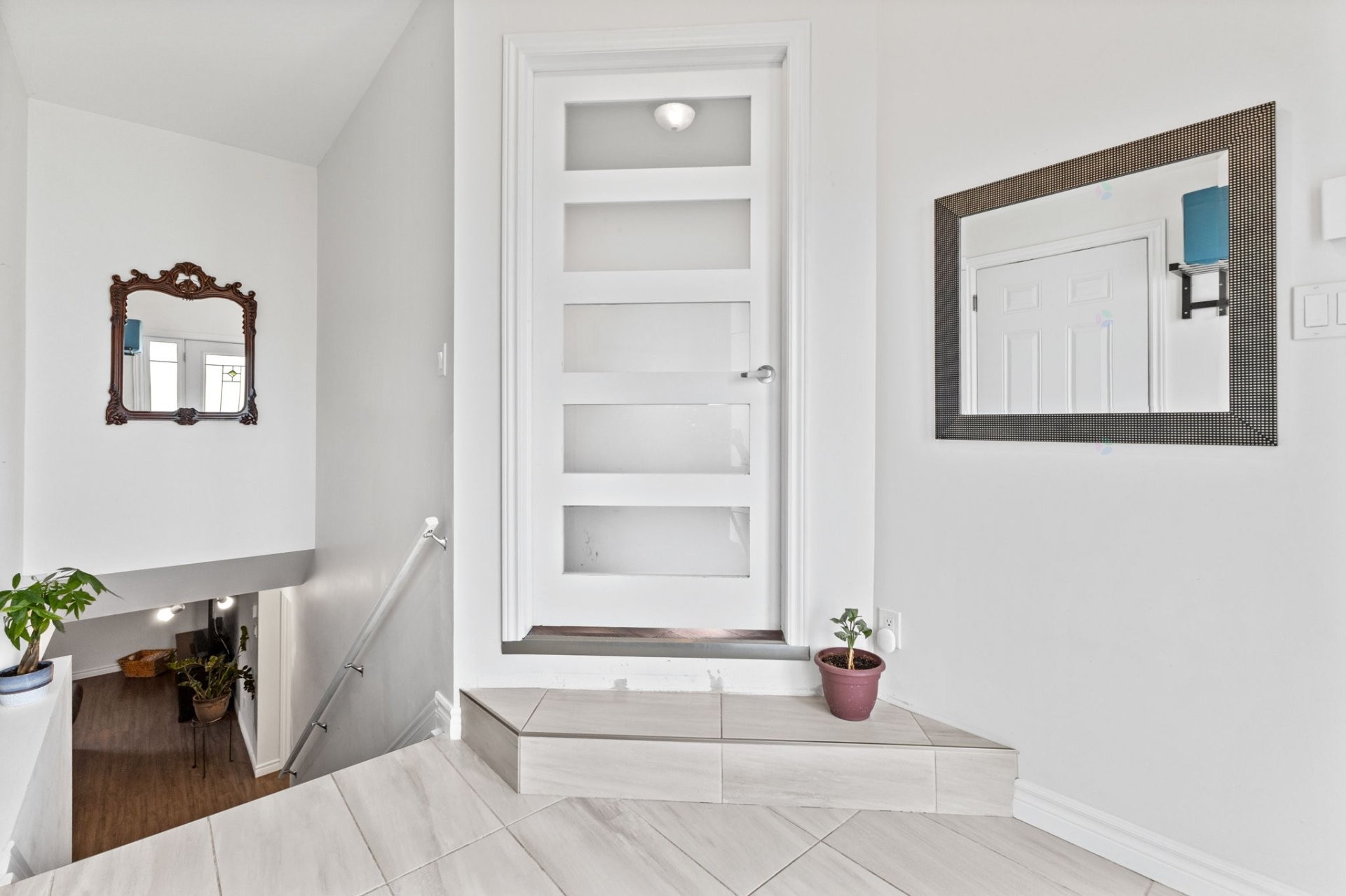 









43


Imp. Moïse-Gauthier

,
Gatineau (Buckingham),




QC
J8L0W3

