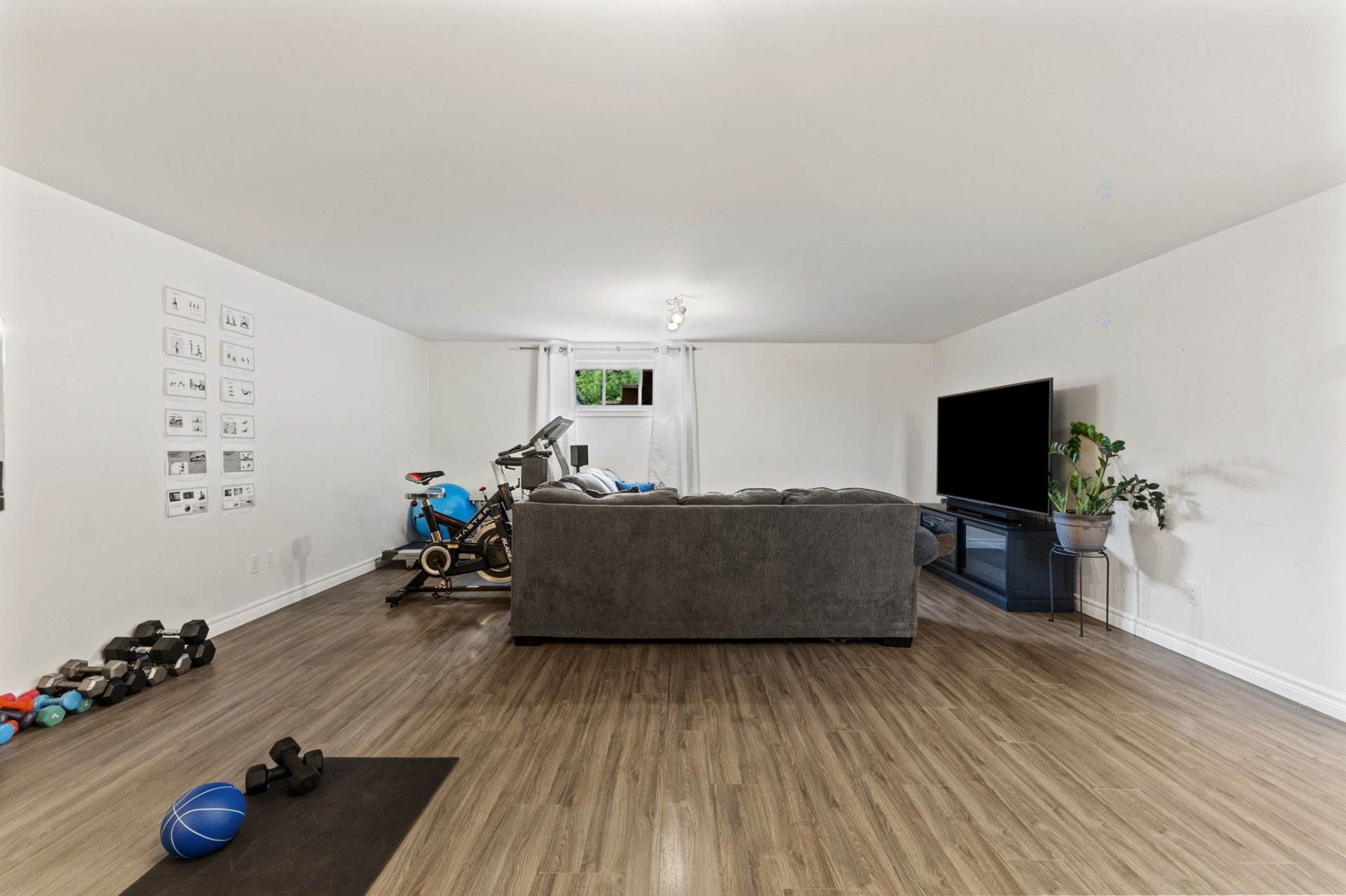 









43


Imp. Moïse-Gauthier

,
Gatineau (Buckingham),




QC
J8L0W3

