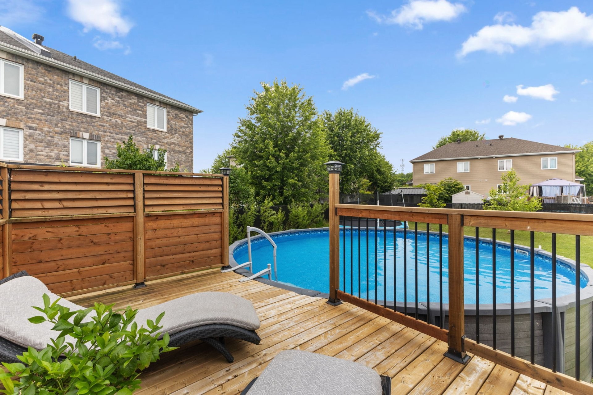 









43


Imp. Moïse-Gauthier

,
Gatineau (Buckingham),




QC
J8L0W3

