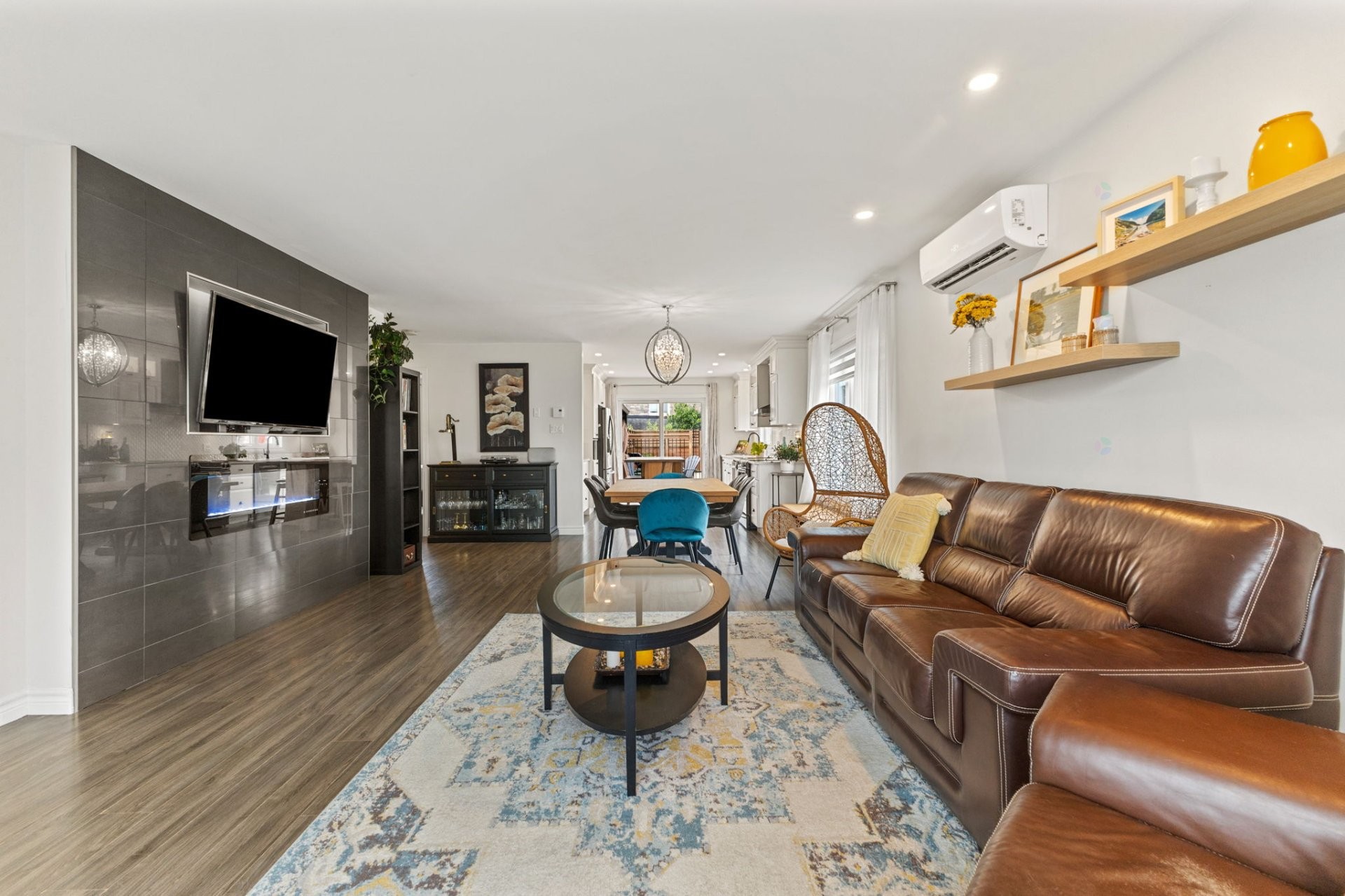 









43


Imp. Moïse-Gauthier

,
Gatineau (Buckingham),




QC
J8L0W3

