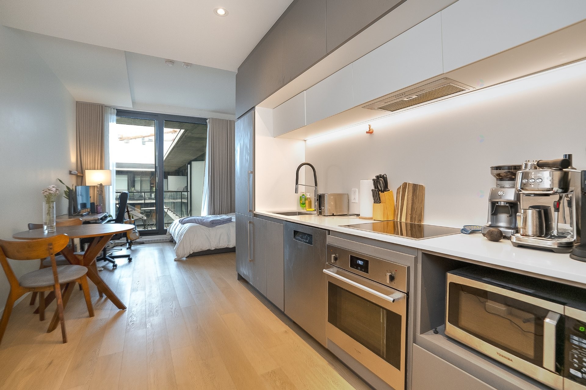 









1616


Rue des Bassins

, 808,
Montréal (Le Sud-Ouest),




QC
H3J0C3

