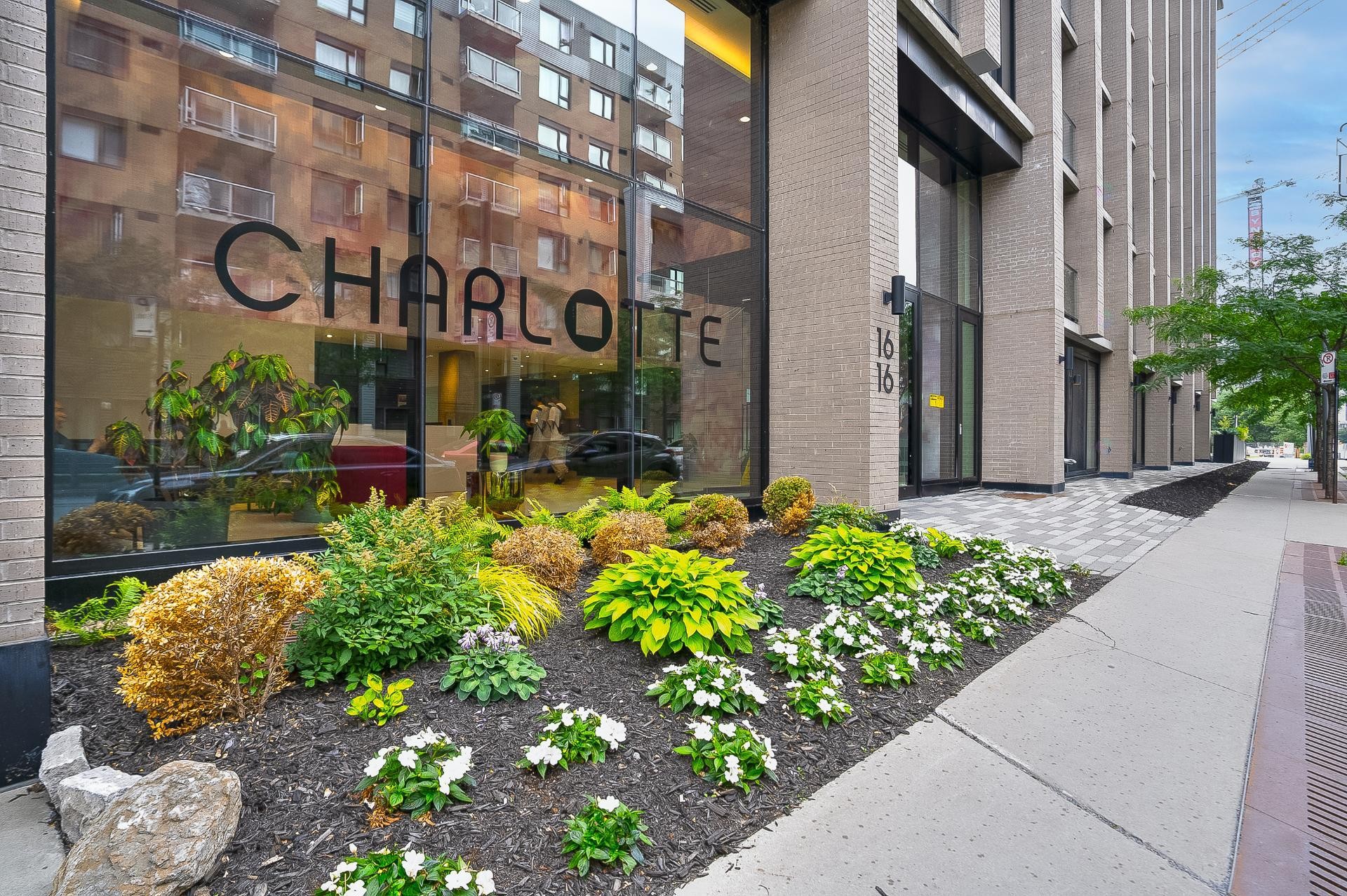 









1616


Rue des Bassins

, 808,
Montréal (Le Sud-Ouest),




QC
H3J0C3

